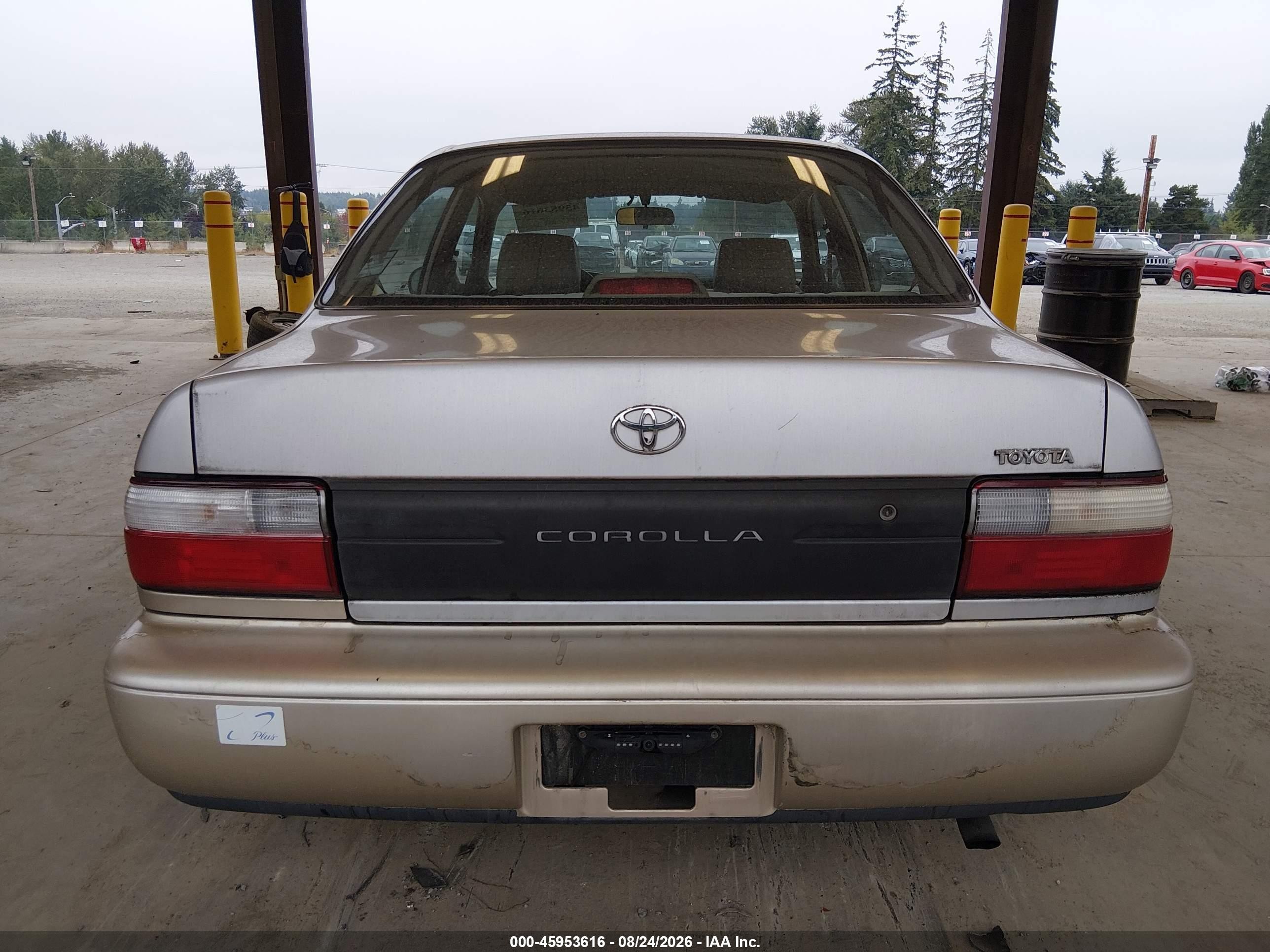 1997 Toyota Corolla Std Gold vin: 1NXBA02E3VZ637992