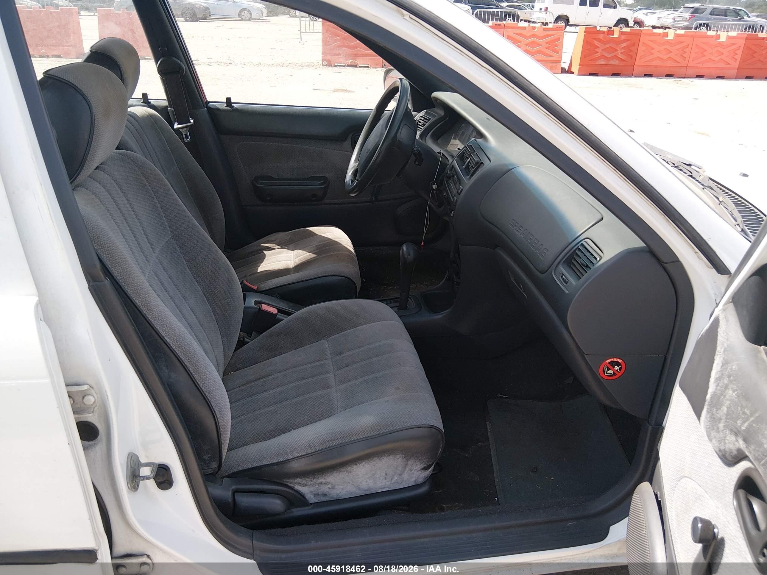 1996 Toyota Corolla   White vin: 1NXBA02E4TZ441833