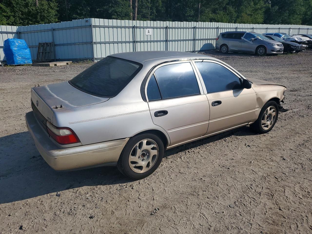 1996 Toyota Corolla Base Tan vin: 1NXBA02E5TZ430372