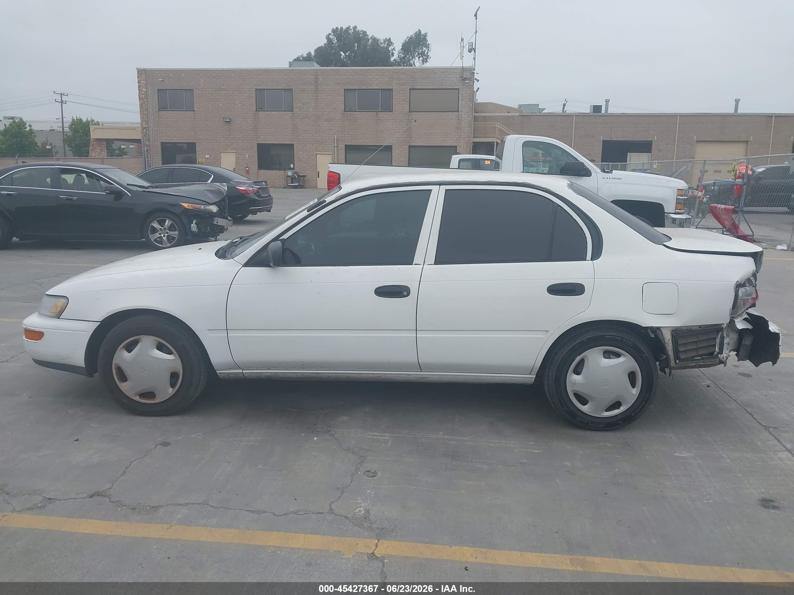 1997 Toyota Corolla Ce White vin: 1NXBA02E6VZ574533