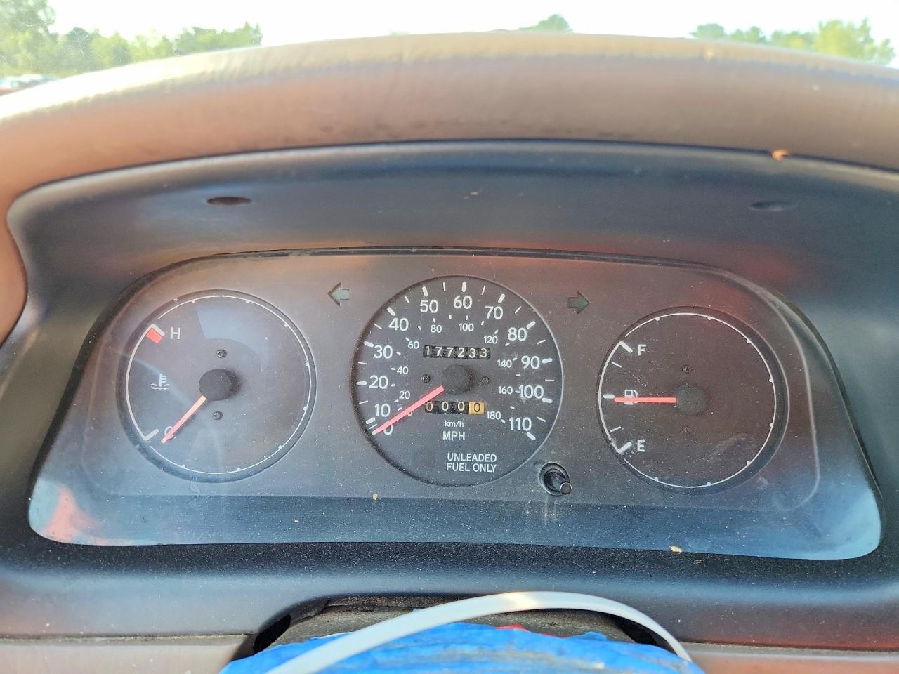 1997 Toyota Corolla Base Желто-коричневый vin: 1NXBA02E7VZ558258