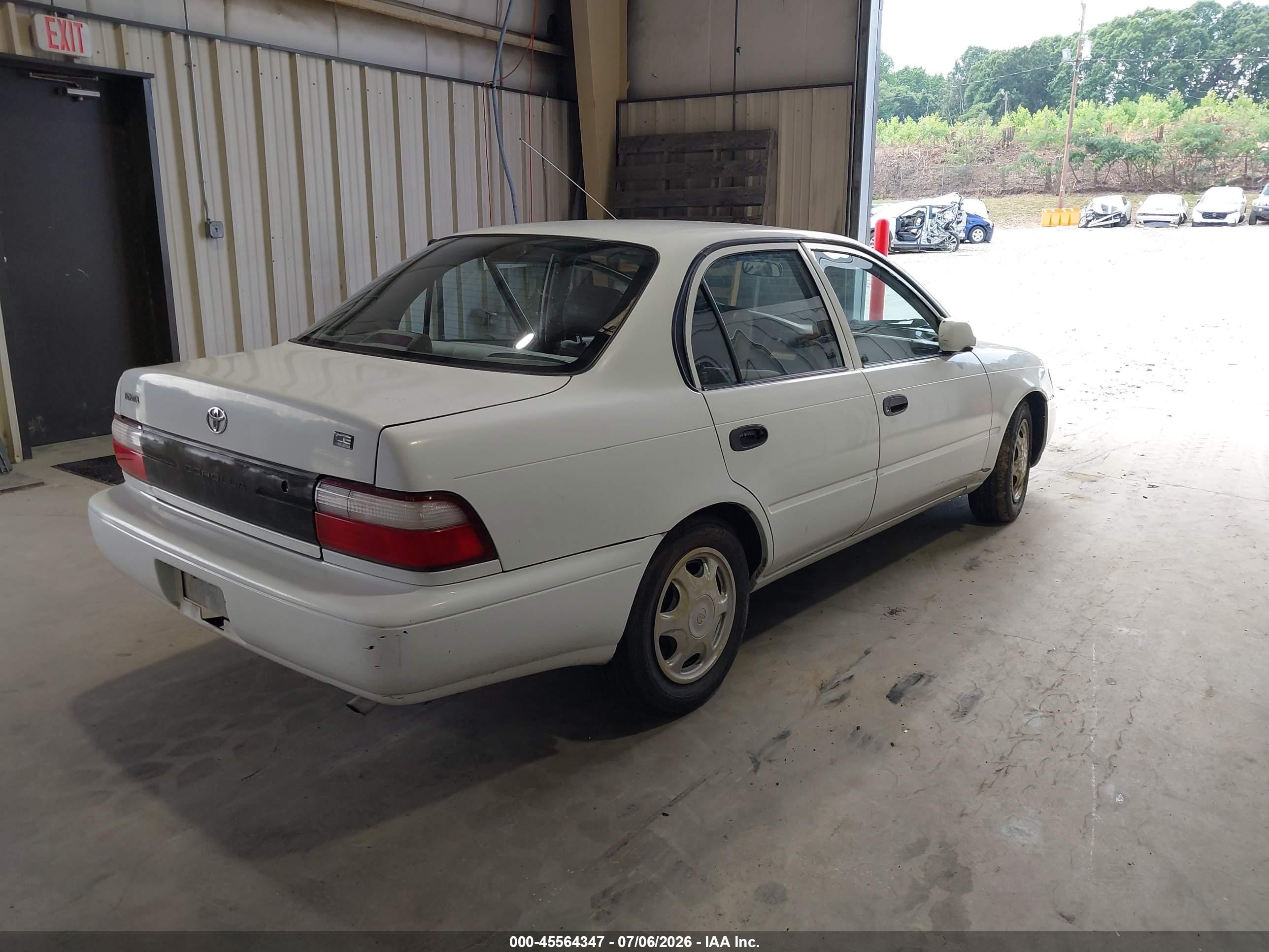1997 Toyota Corolla Ce White vin: 1NXBA02E7VZ633816