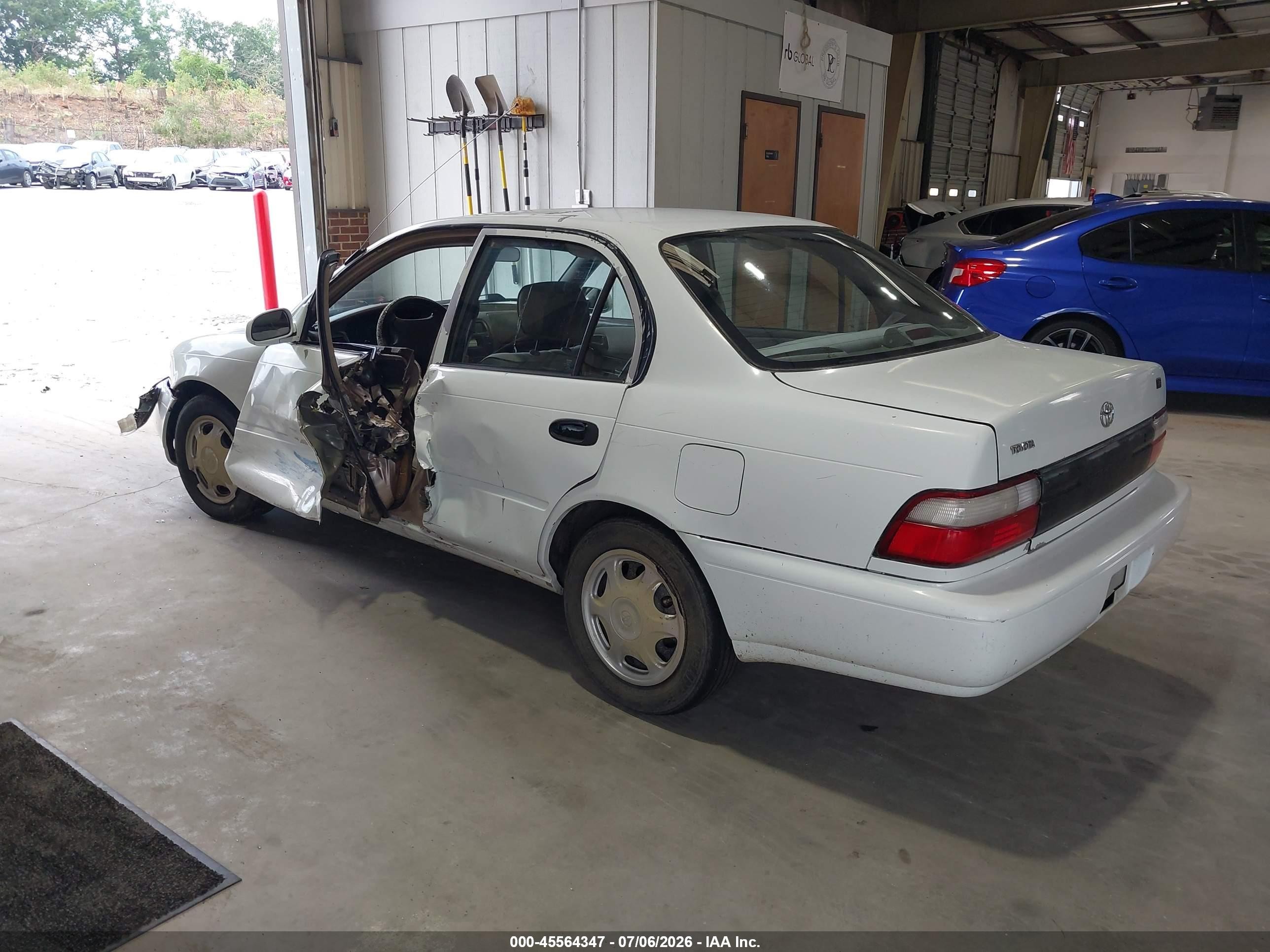 1997 Toyota Corolla Ce White vin: 1NXBA02E7VZ633816