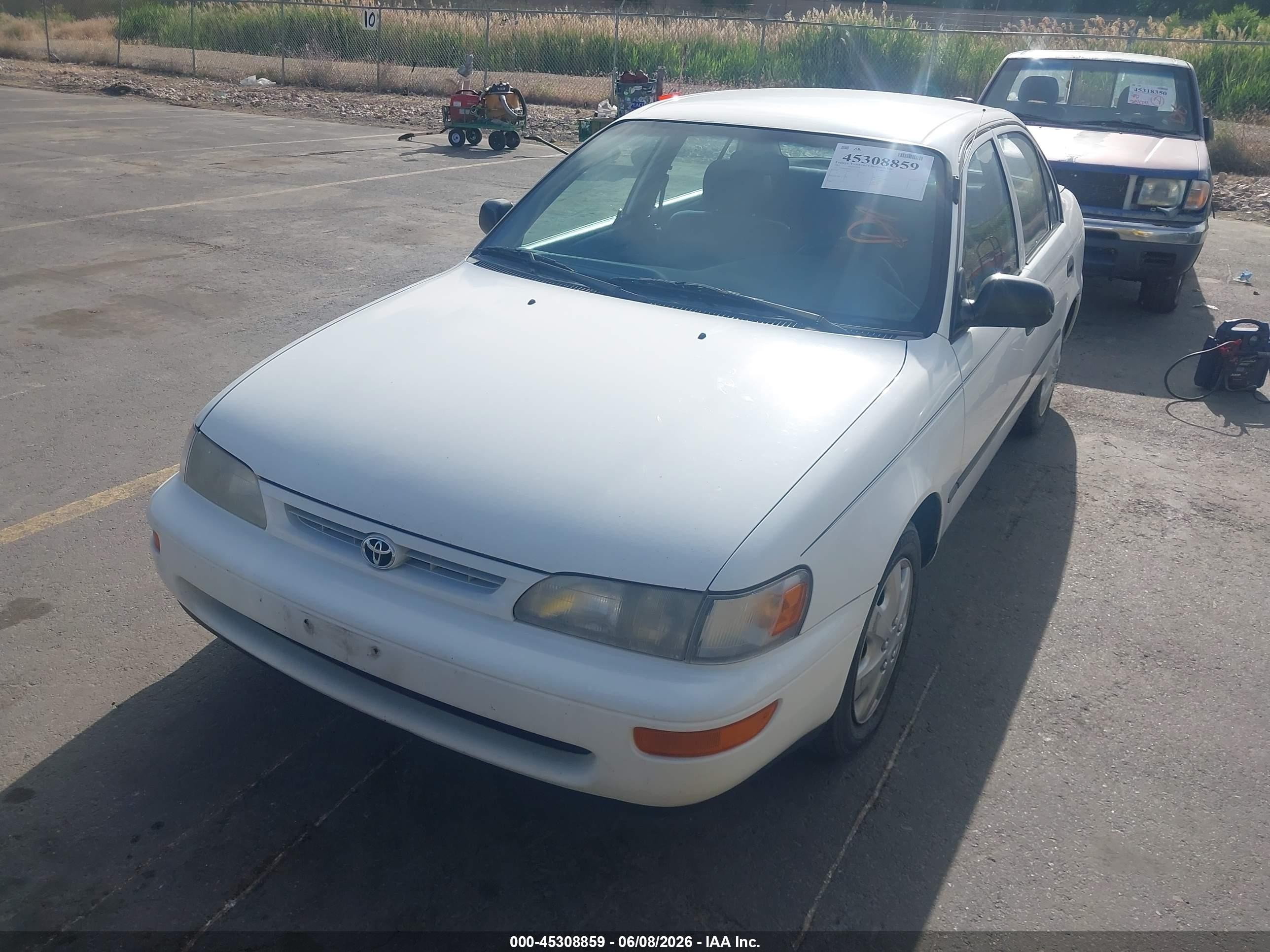 1997 Toyota Corolla Std Белый vin: 1NXBA02E8VZ572721