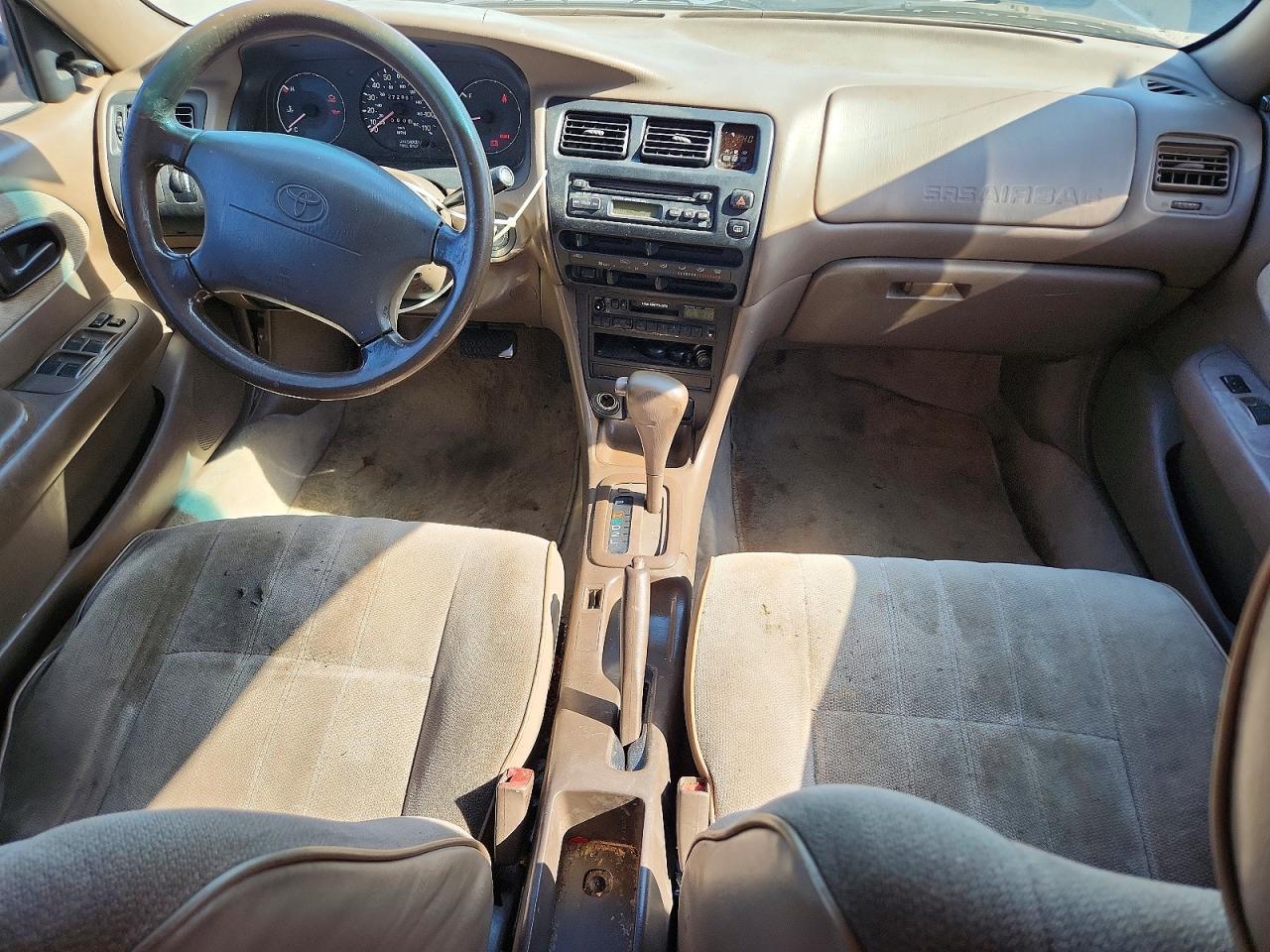 1997 Toyota Corolla Base Зеленый vin: 1NXBA02E8VZ621027