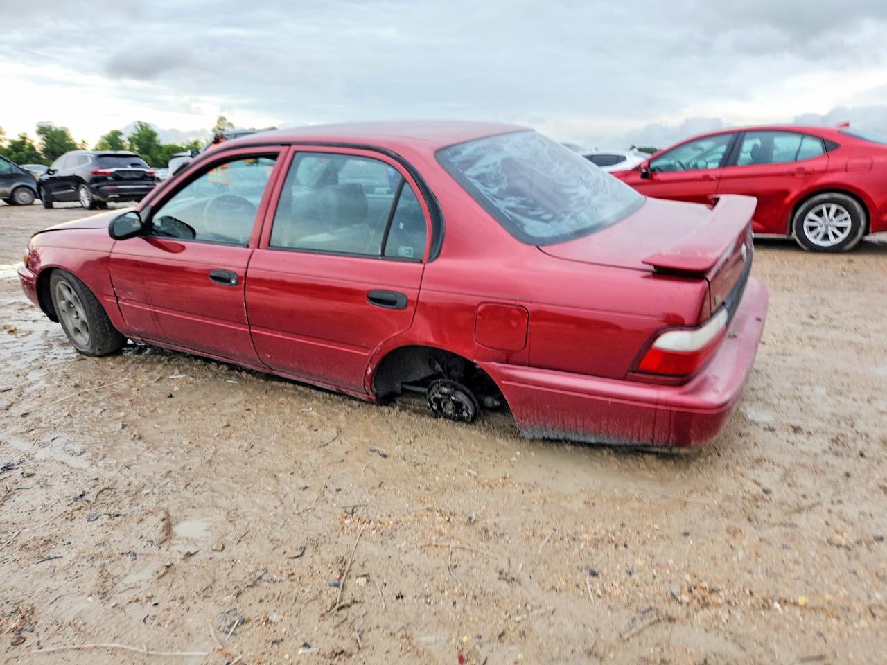 1997 Toyota Corolla Base Red vin: 1NXBA02E8VZ645991