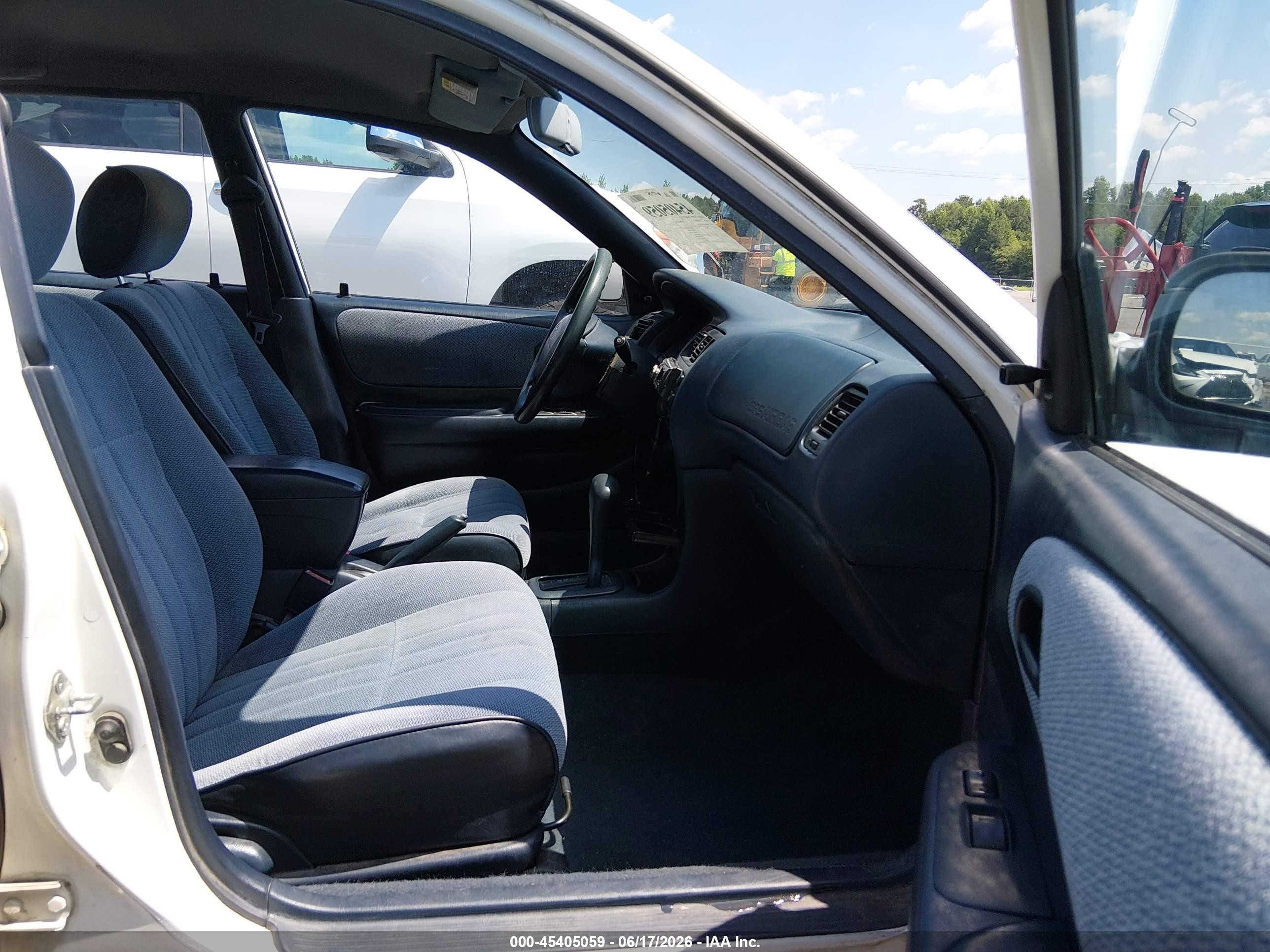 1997 Toyota Corolla Ce White vin: 1NXBA02E9VZ661617