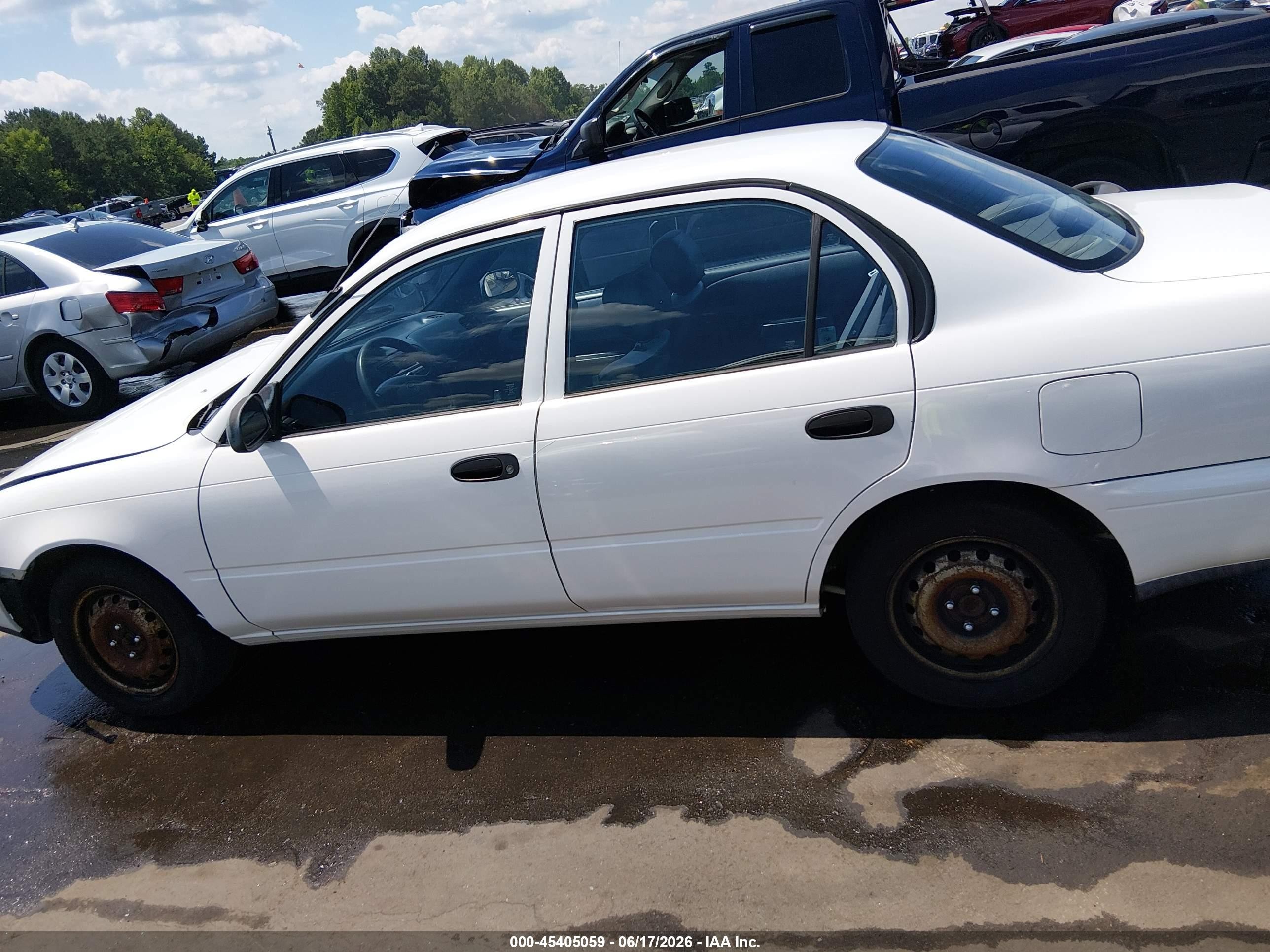 1997 Toyota Corolla Ce White vin: 1NXBA02E9VZ661617