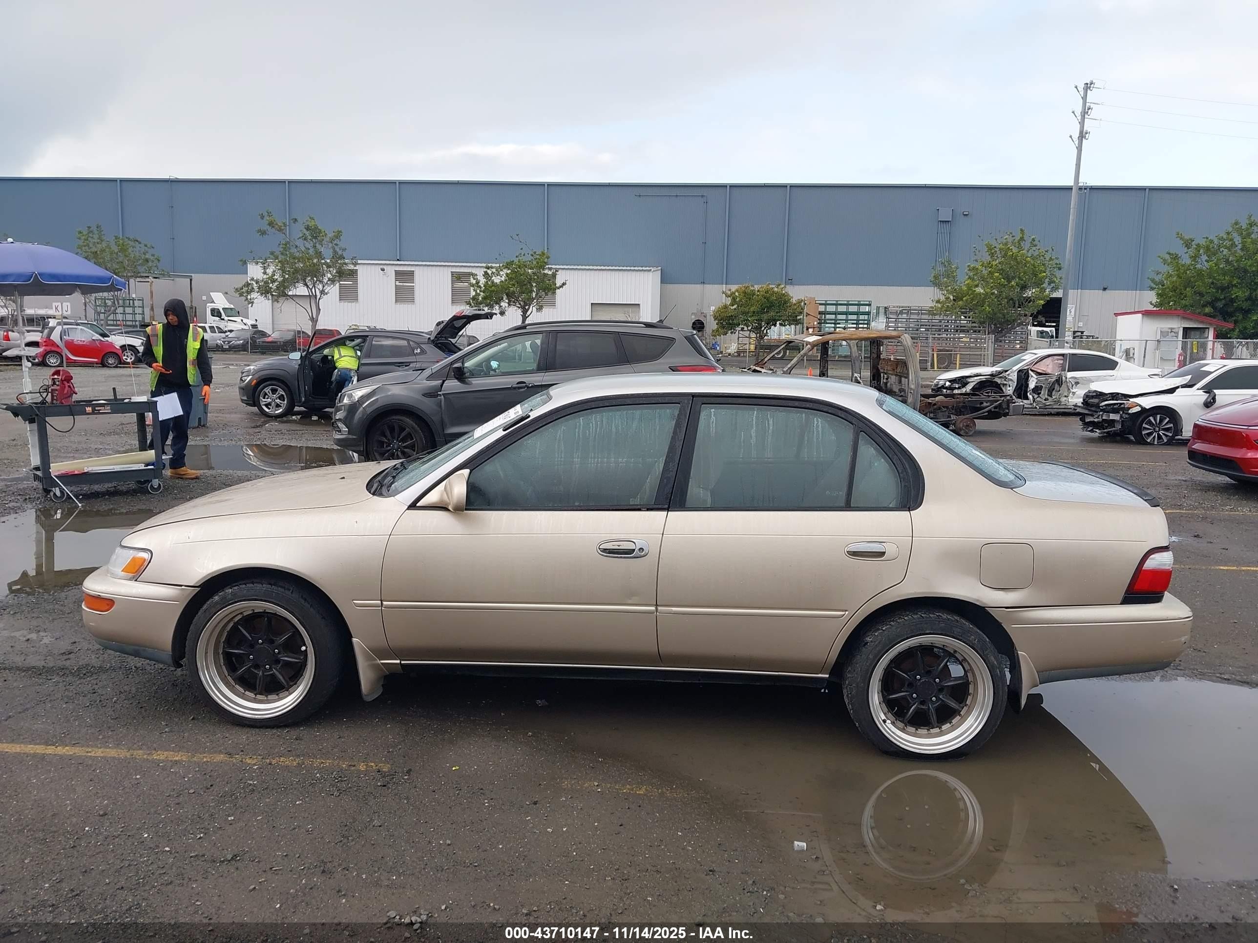 1997 Toyota Corolla Dx Gold vin: 1NXBB02EXVZ550796