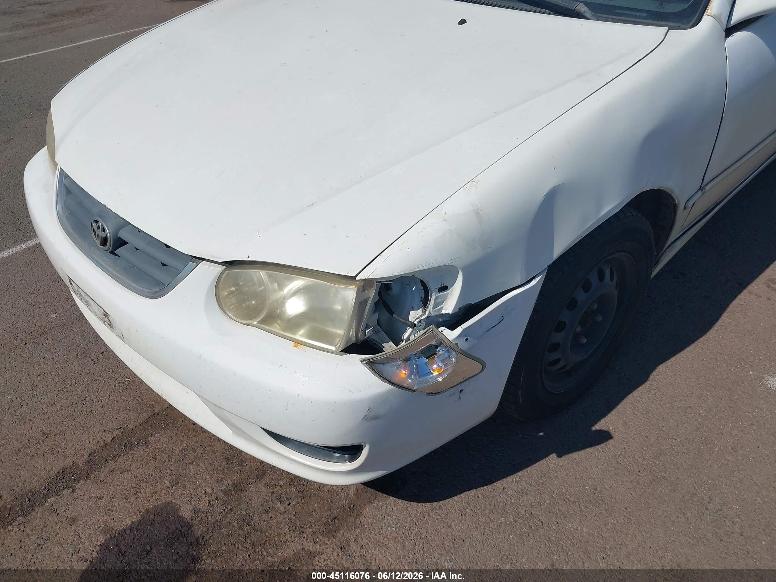 1998 Toyota Corolla Le White vin: 1NXBR12E2WZ065717
