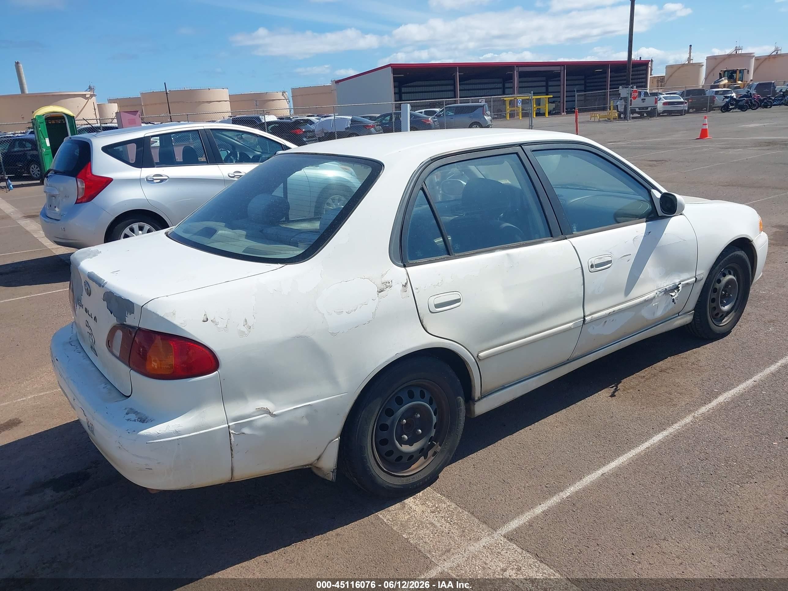 1998 Toyota Corolla Le White vin: 1NXBR12E2WZ065717