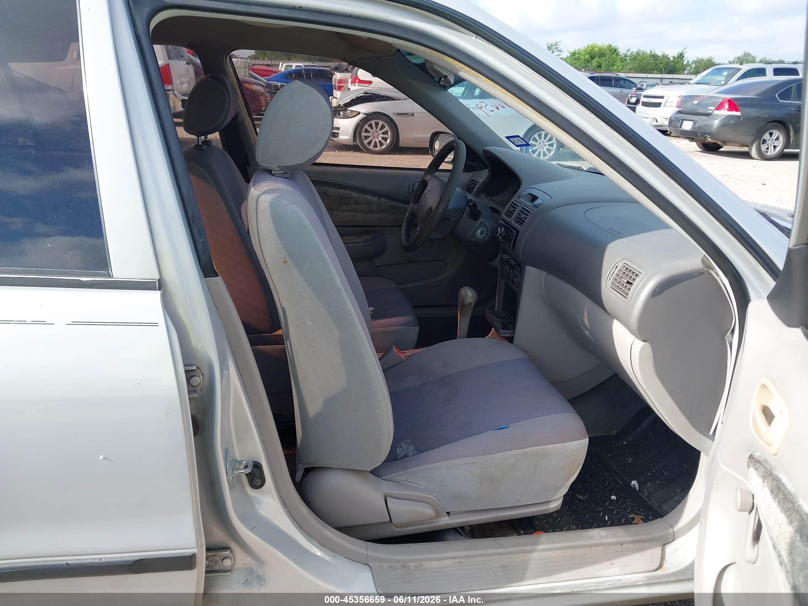 2000 Toyota Corolla Ve Silver vin: 1NXBR12E2YZ396106