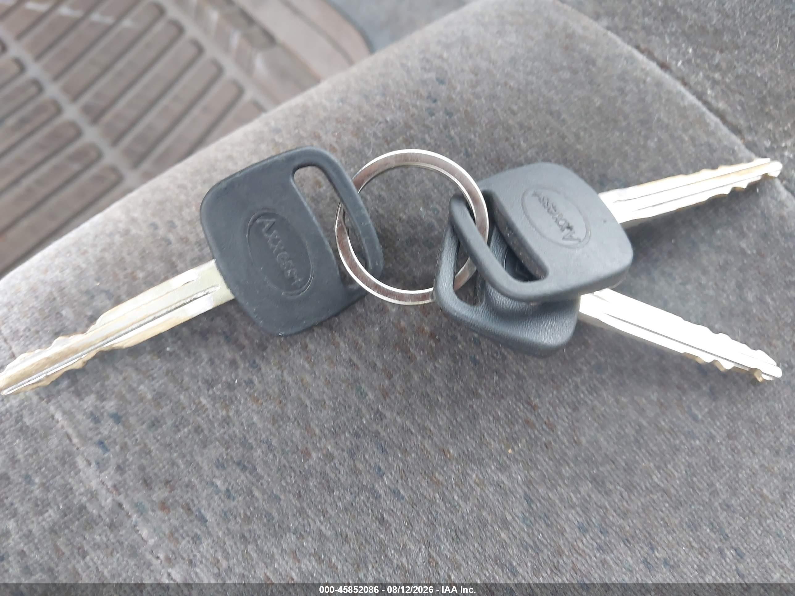 2001 Toyota Corolla Le Серебряный vin: 1NXBR12E41Z533732