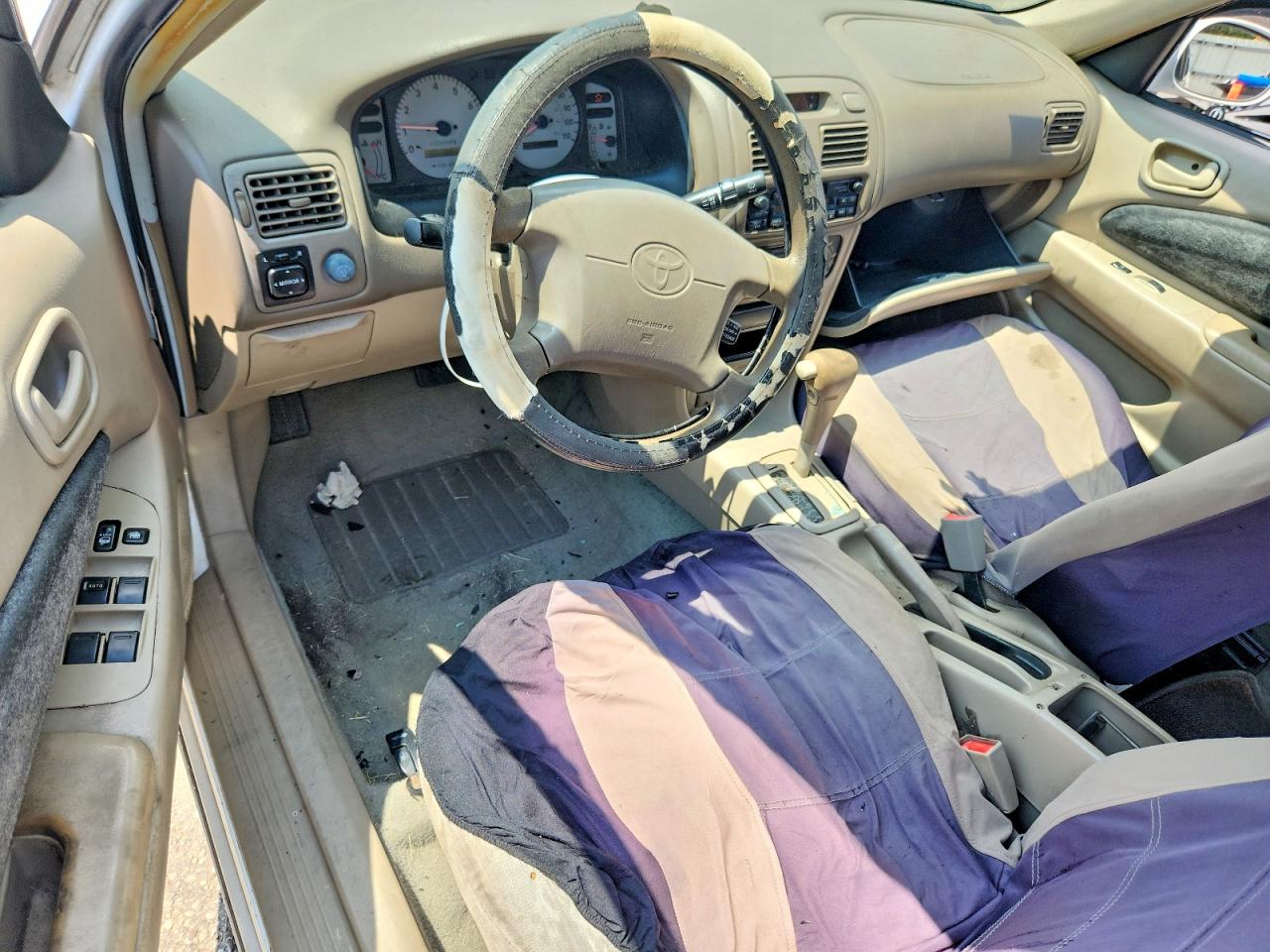 2000 Toyota Corolla Ve White vin: 1NXBR12E4YZ399752