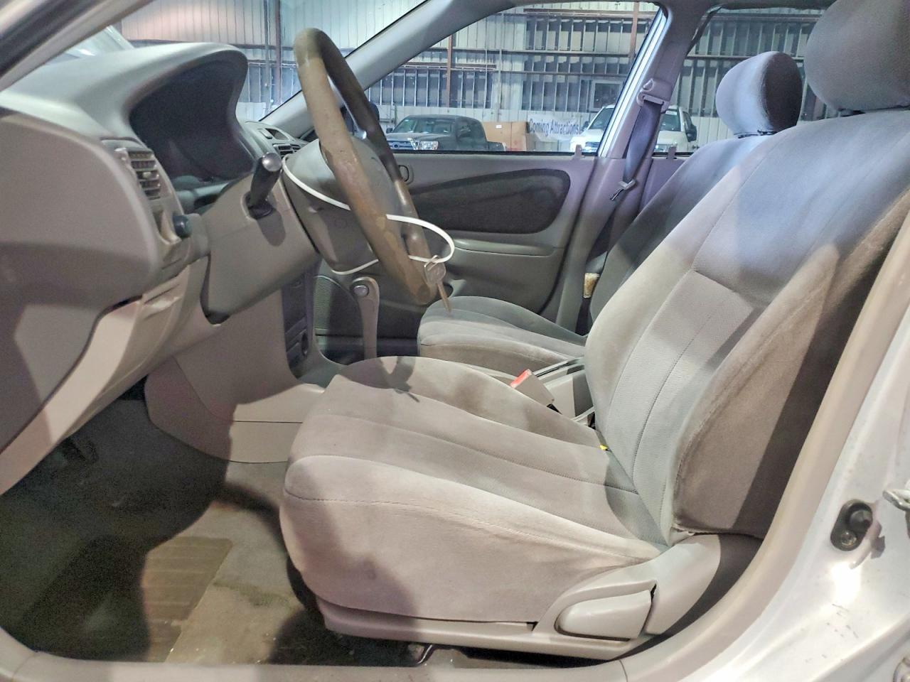 2001 Toyota Corolla Ce Silver vin: 1NXBR12E51Z485738