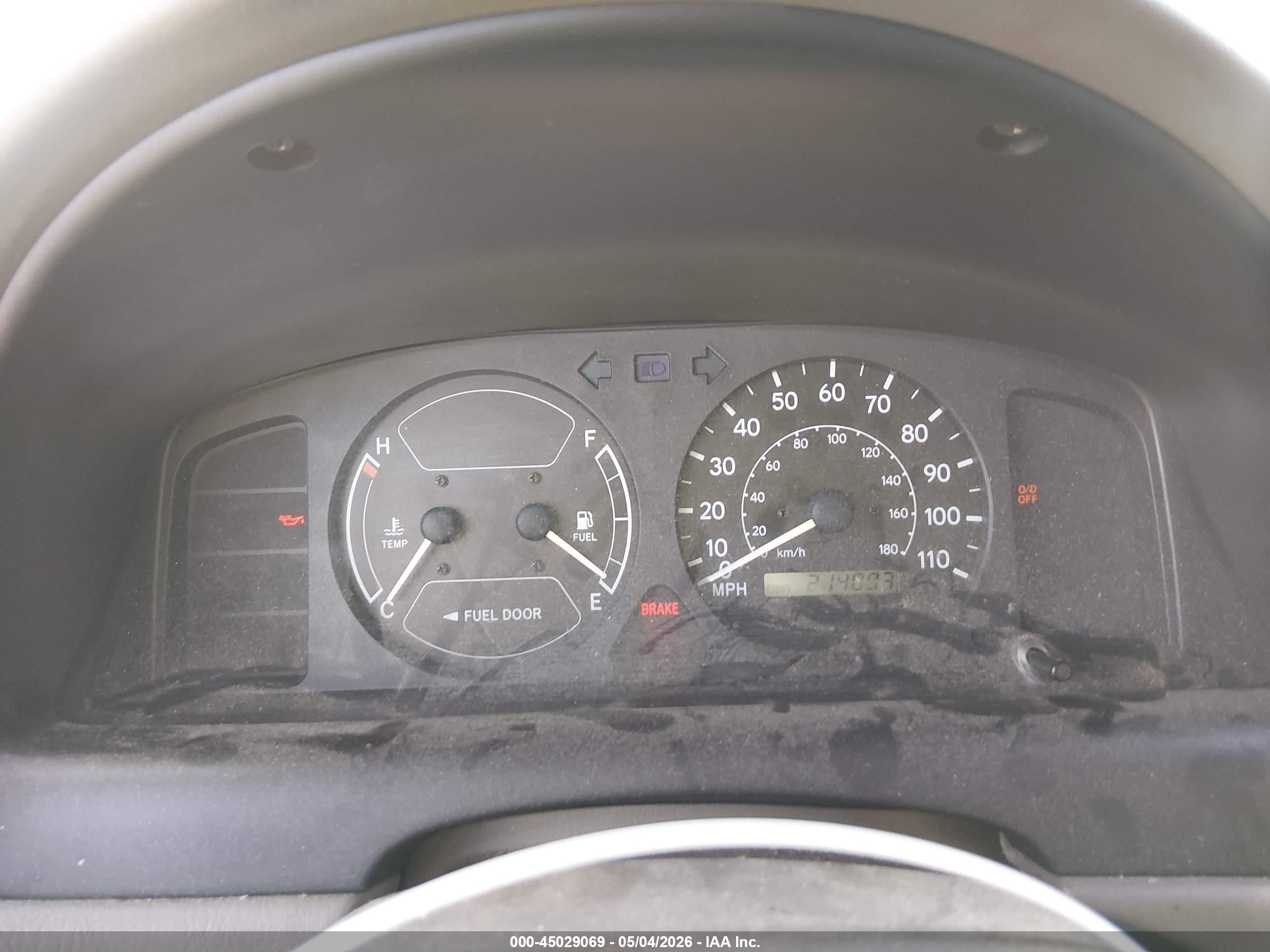 1999 Toyota Corolla Ce Red vin: 1NXBR12E5XZ266206