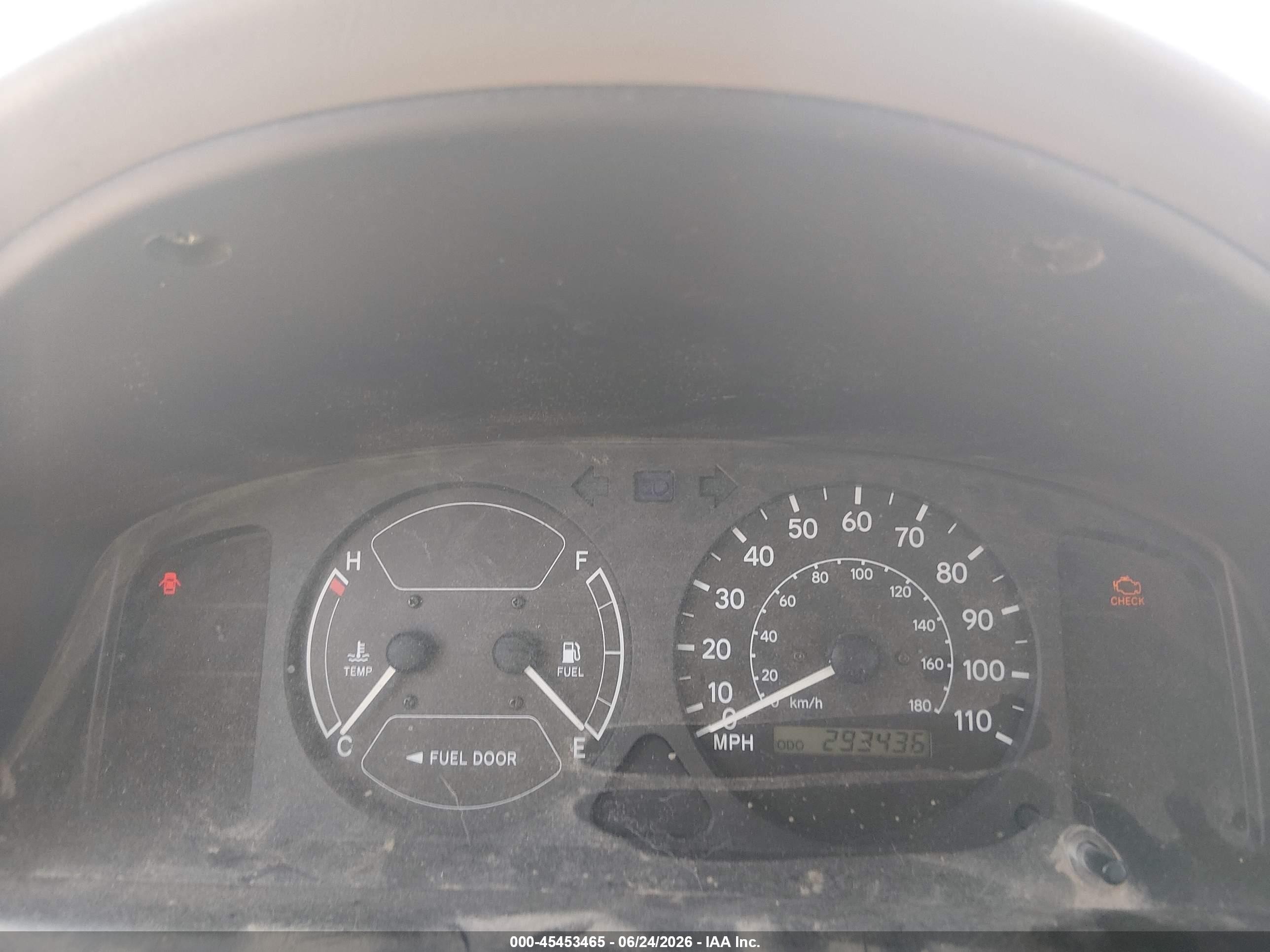1998 Toyota Corolla Ce White vin: 1NXBR12E6WZ071150