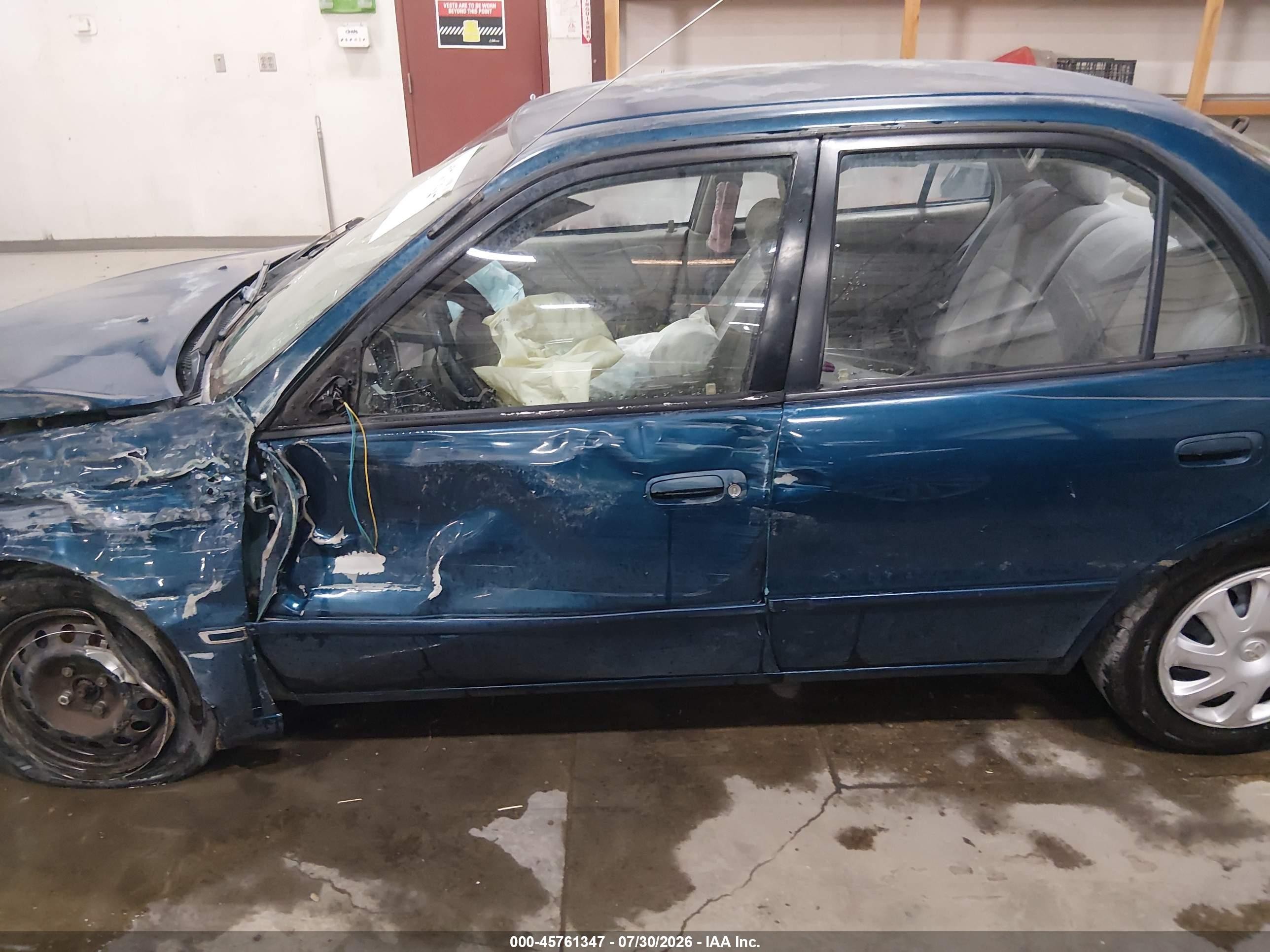 2001 Toyota Corolla Le Blue vin: 1NXBR12E71Z545583
