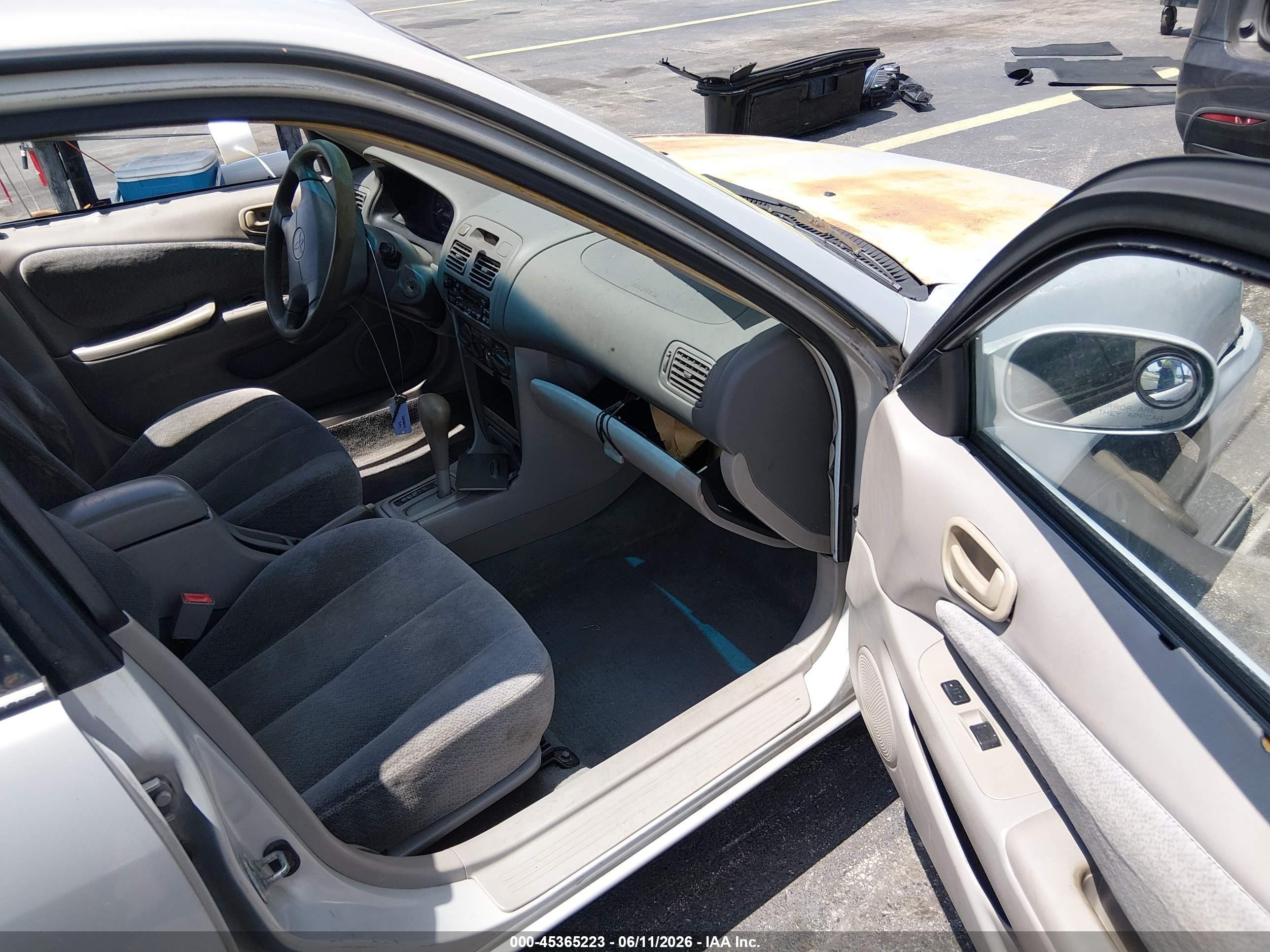 2002 Toyota Corolla Le Gray vin: 1NXBR12E72Z598317
