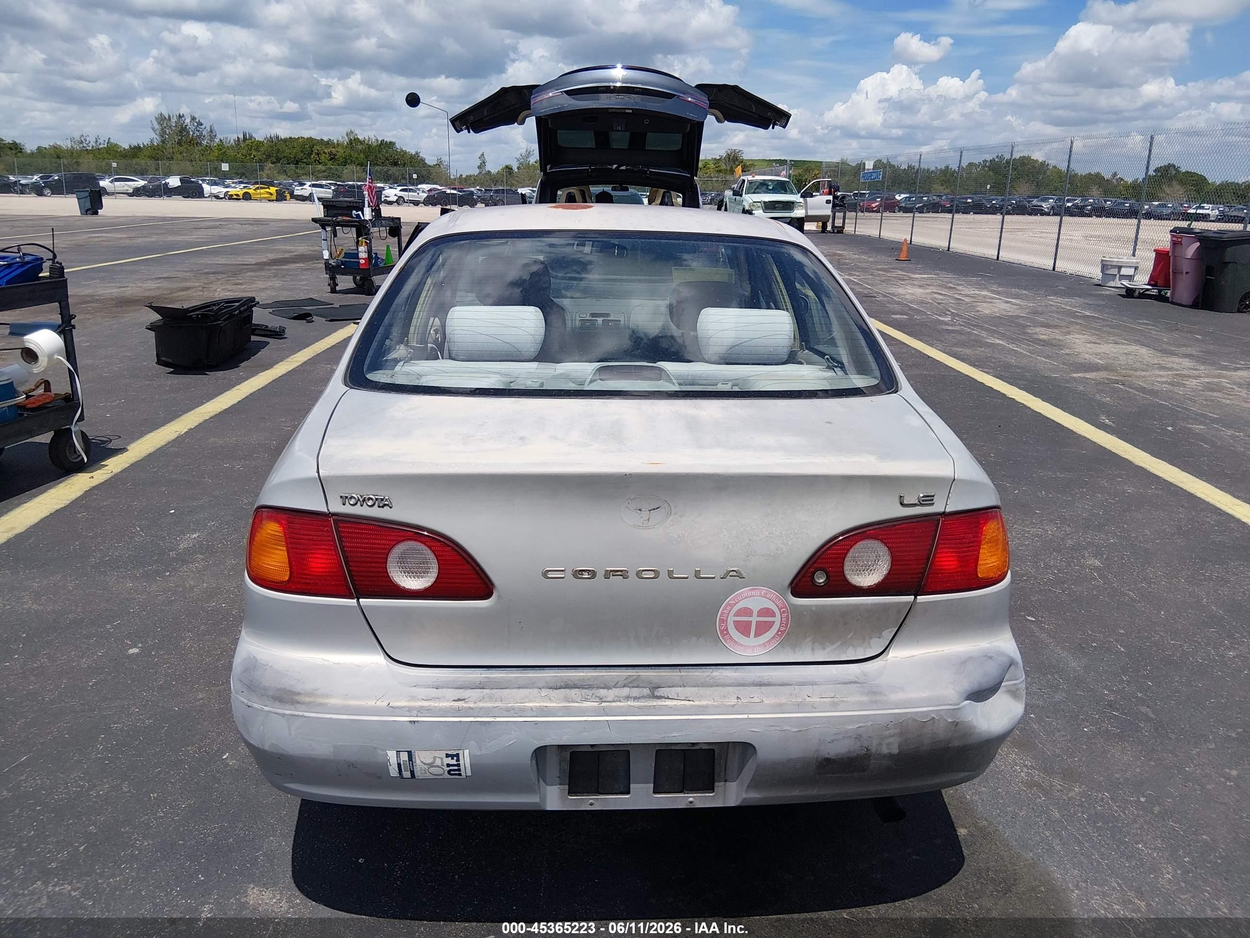 2002 Toyota Corolla Le Gray vin: 1NXBR12E72Z598317
