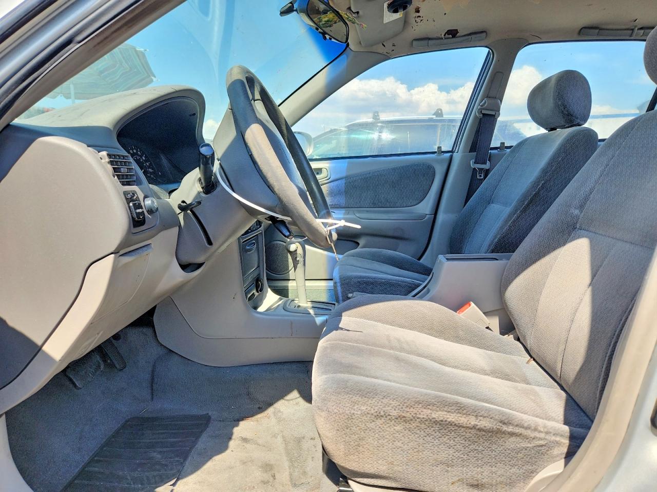 2002 Toyota Corolla Le Silver vin: 1NXBR12E72Z615486