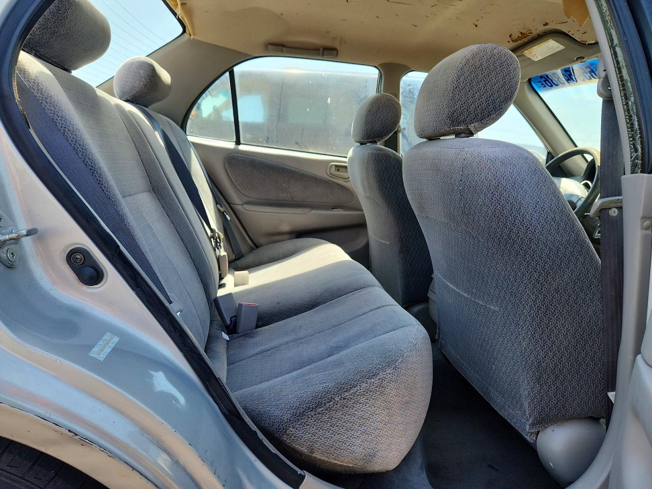2002 Toyota Corolla Le Silver vin: 1NXBR12E72Z615486