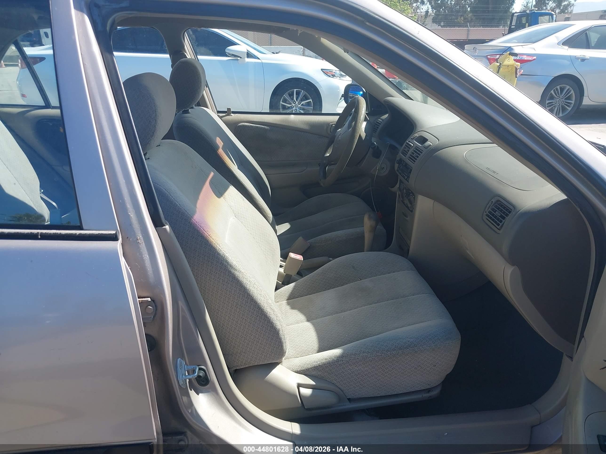 2000 Toyota Corolla Ce Gray vin: 1NXBR12E7YZ310448