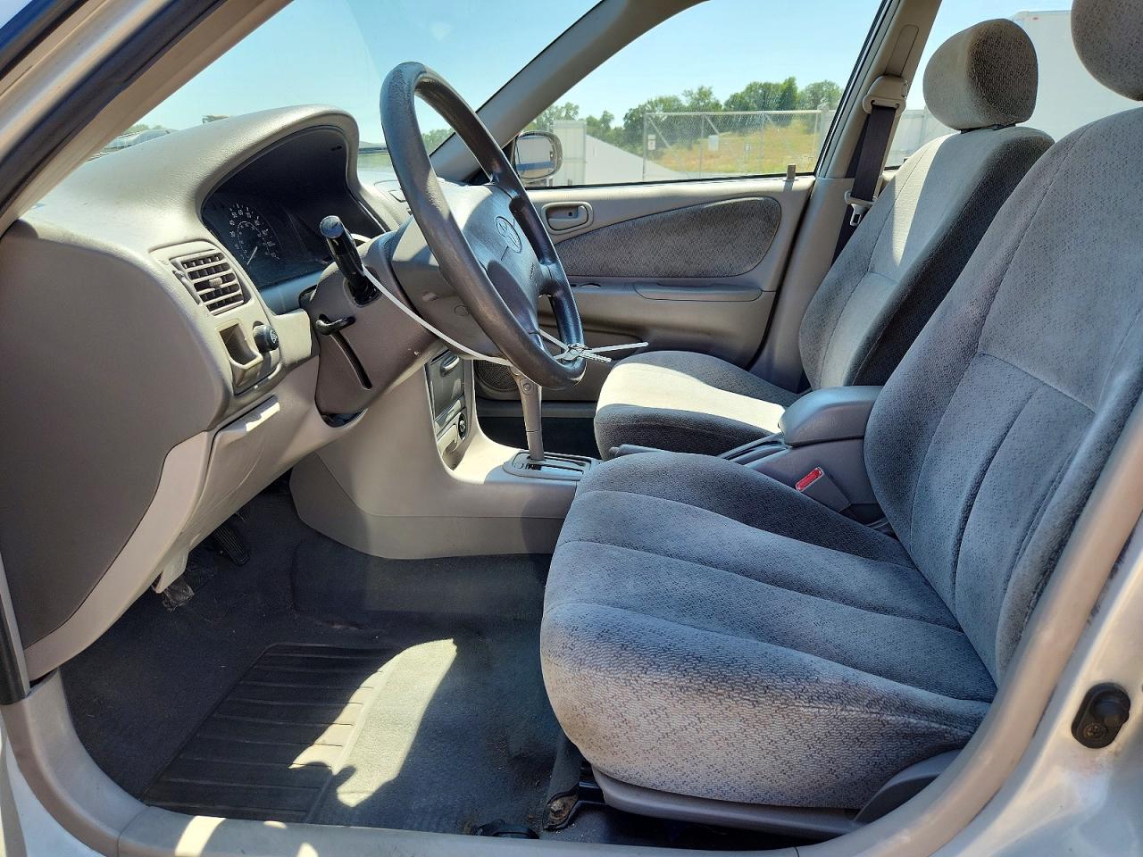 1999 Toyota Corolla Ve Silver vin: 1NXBR12E8XZ165077