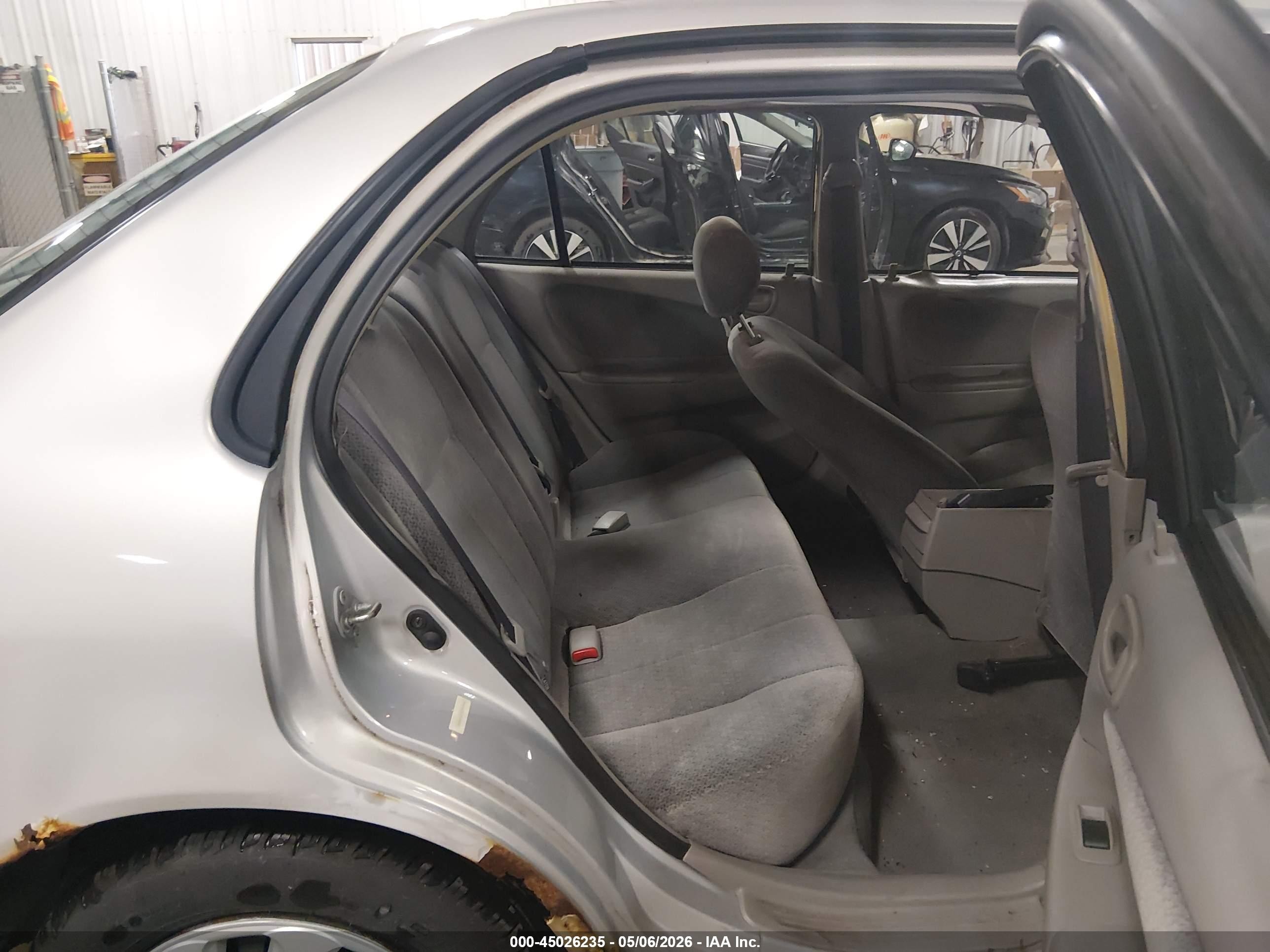 2002 Toyota Corolla Le Silver vin: 1NXBR12EX2Z580541