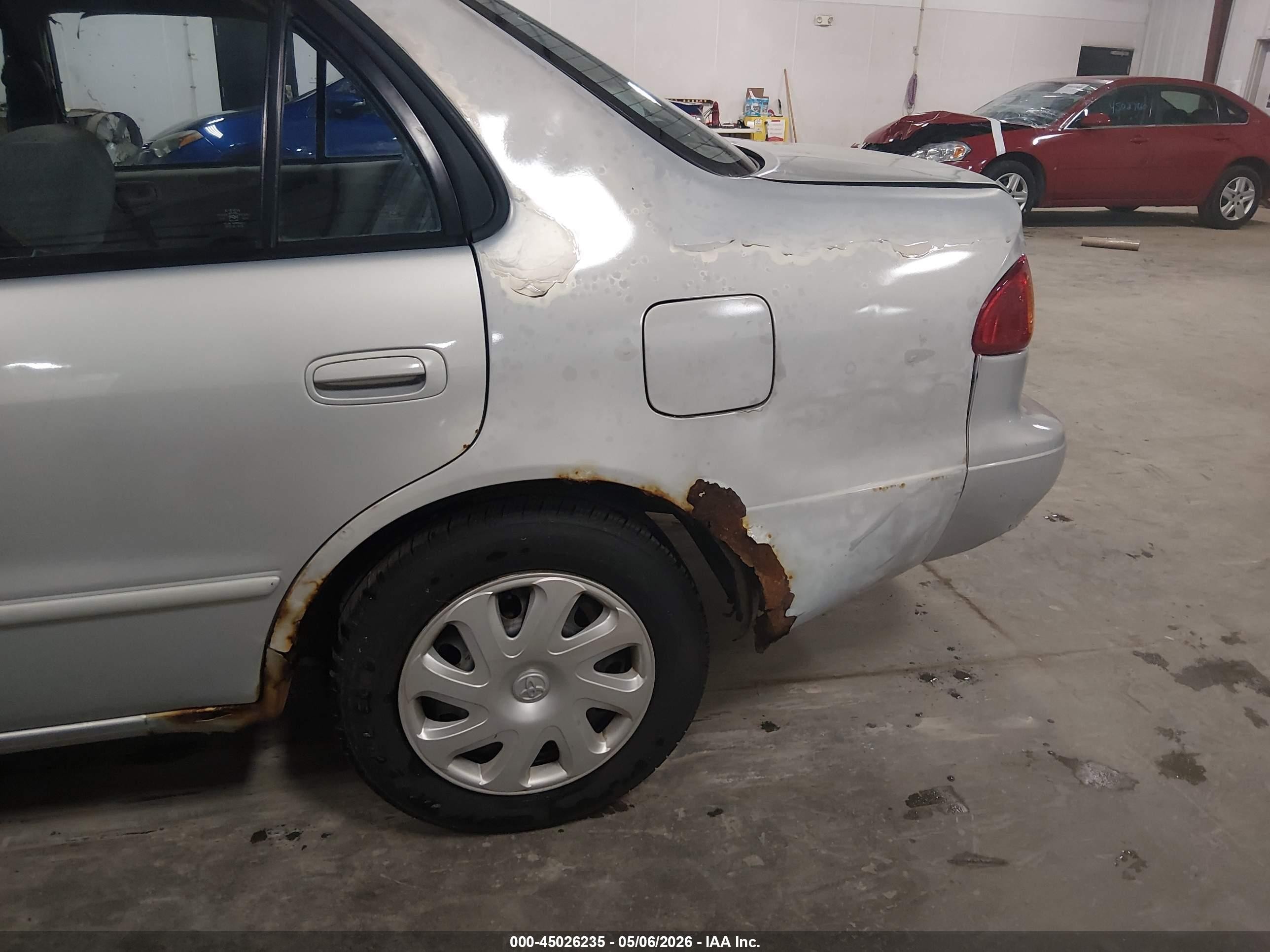 2002 Toyota Corolla Le Silver vin: 1NXBR12EX2Z580541