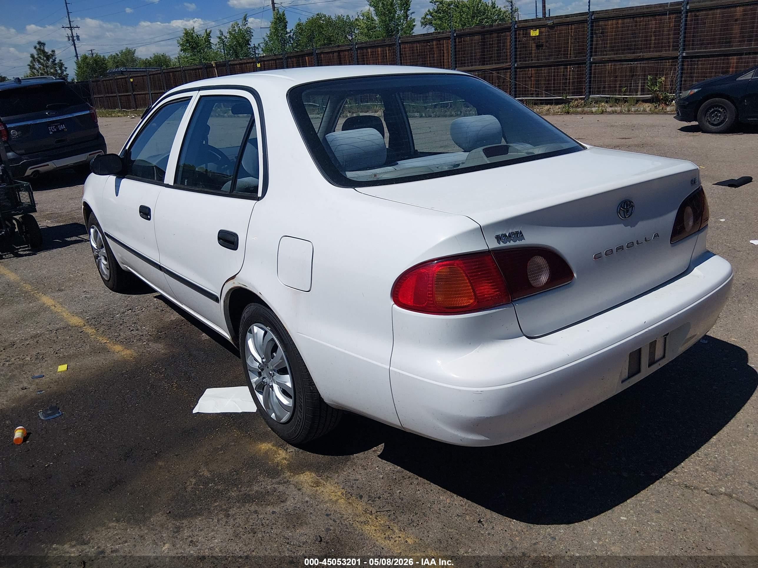 2002 Toyota Corolla Ce White vin: 1NXBR12EX2Z586033