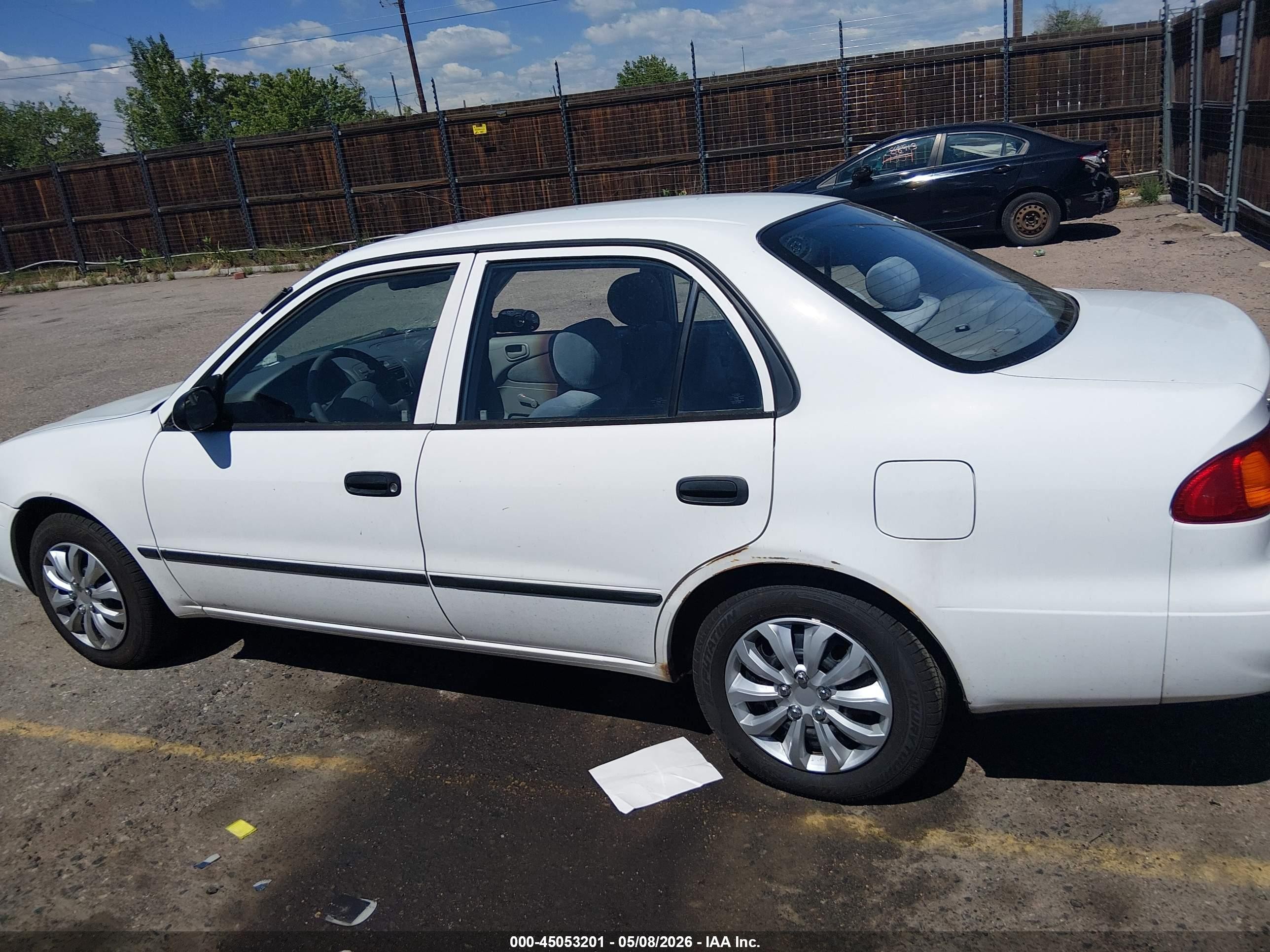 2002 Toyota Corolla Ce White vin: 1NXBR12EX2Z586033