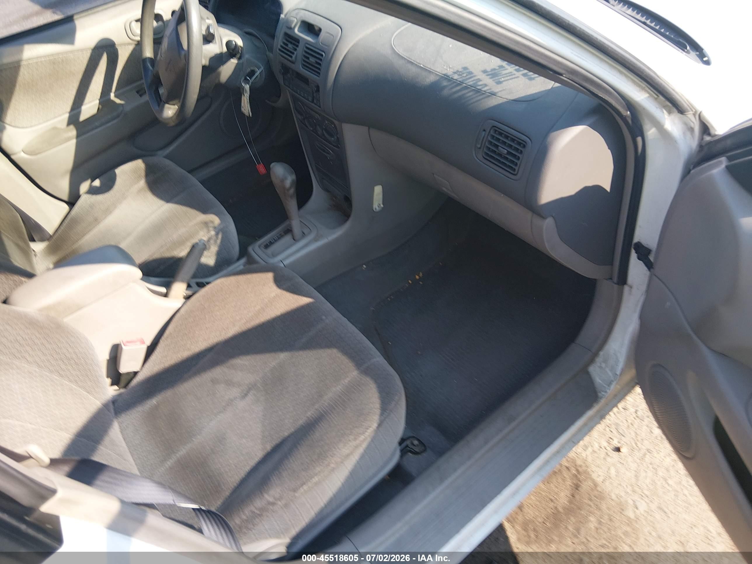 2002 Toyota Corolla Le White vin: 1NXBR12EX2Z607883
