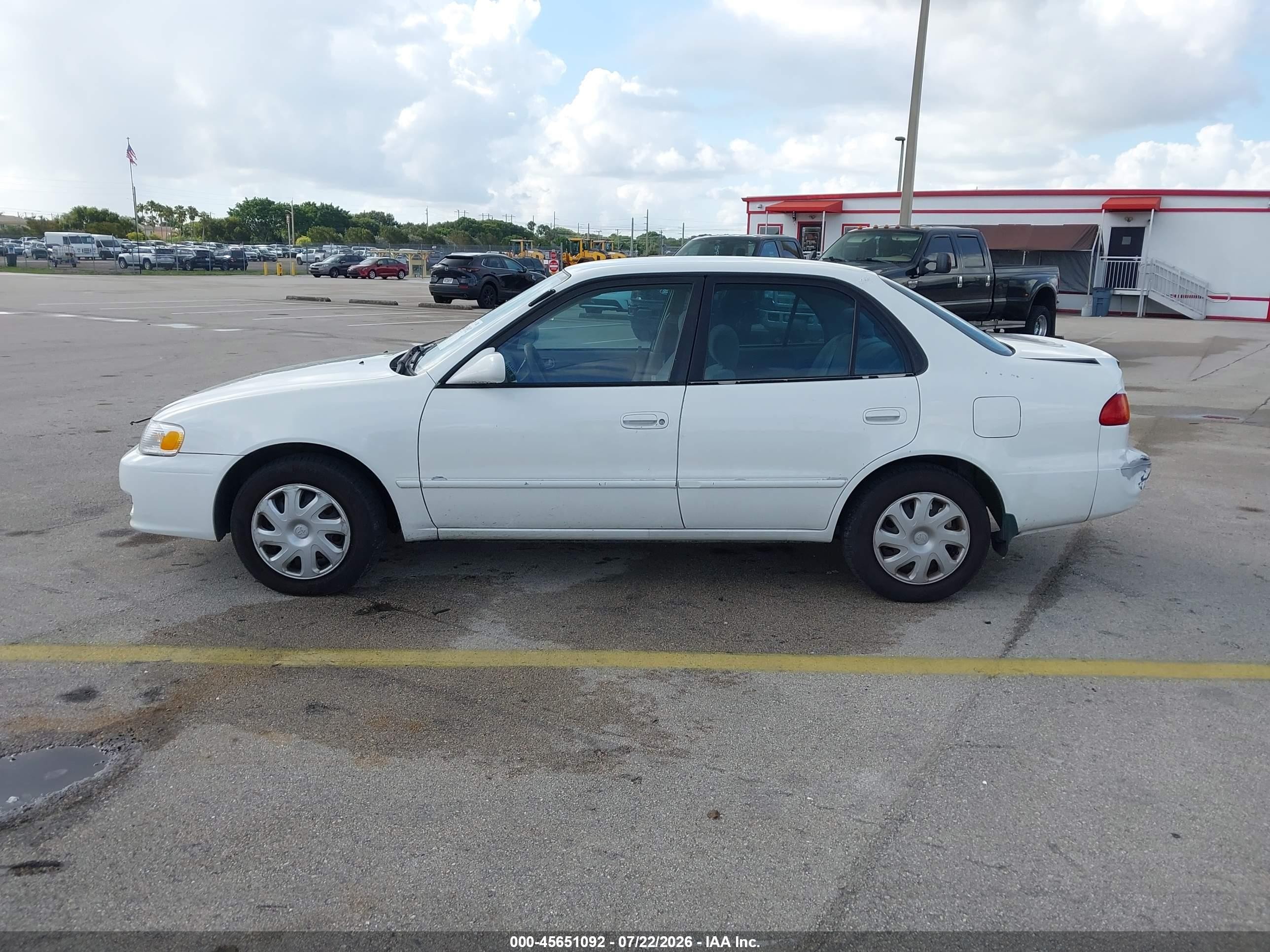 2002 Toyota Corolla Le White vin: 1NXBR12EX2Z637224