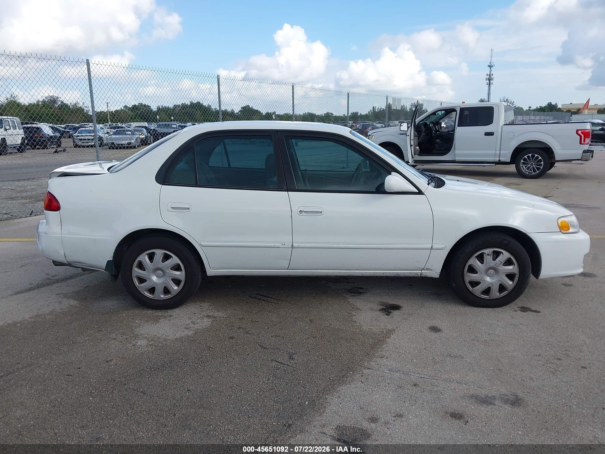 2002 Toyota Corolla Le White vin: 1NXBR12EX2Z637224