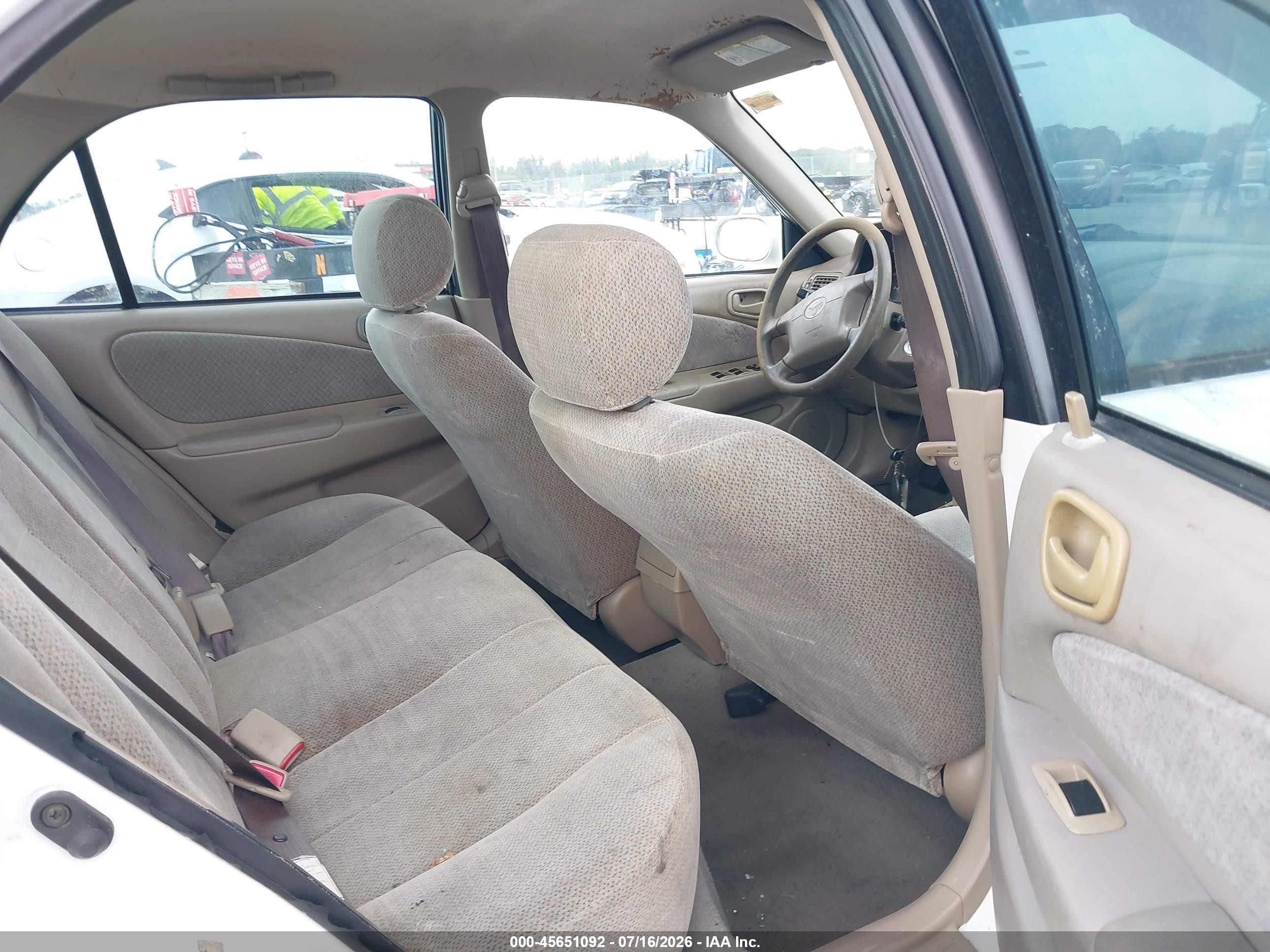 2002 Toyota Corolla Le White vin: 1NXBR12EX2Z637224