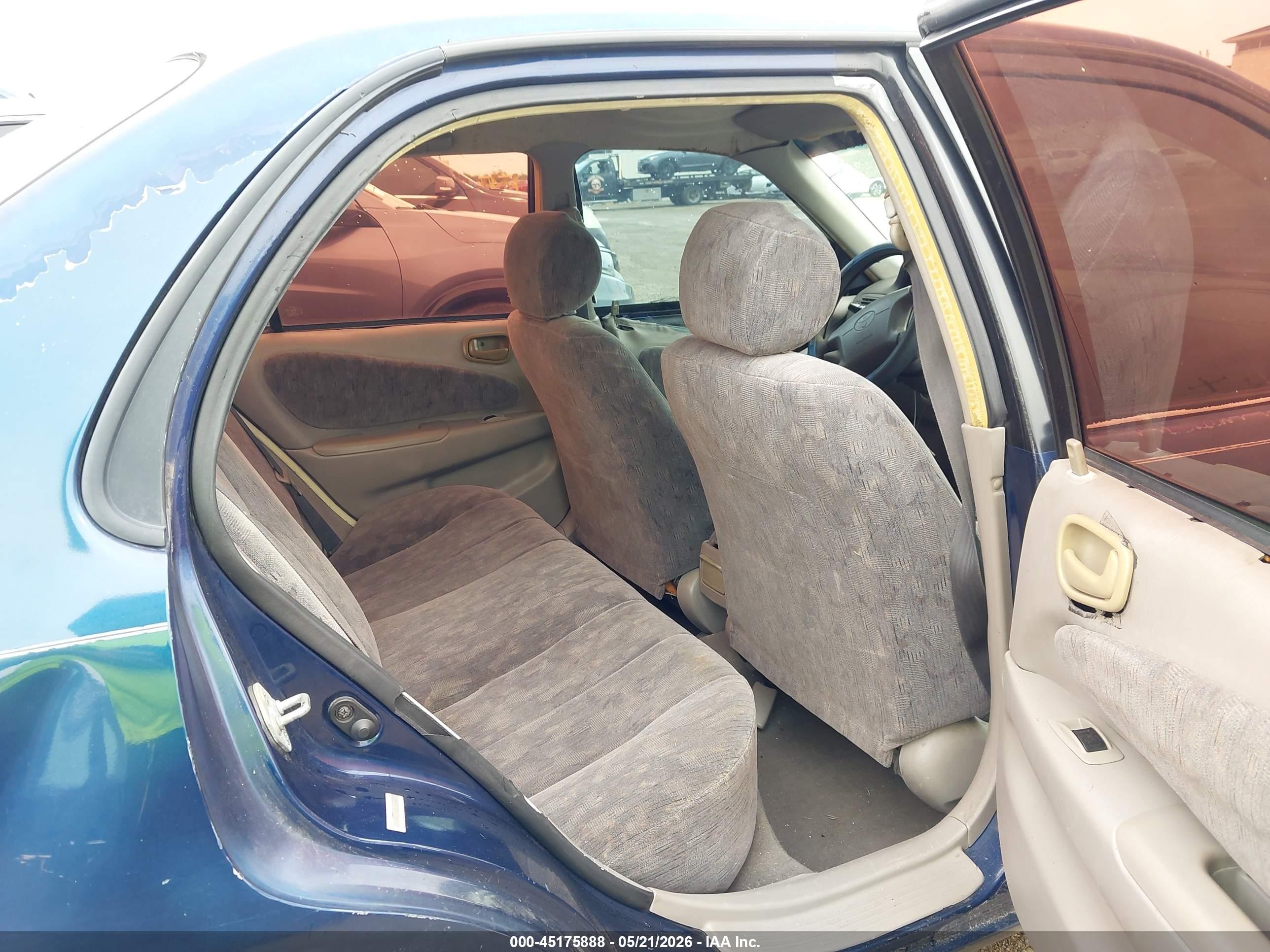 1998 Toyota Corolla Le Blue vin: 1NXBR18E5WZ095902