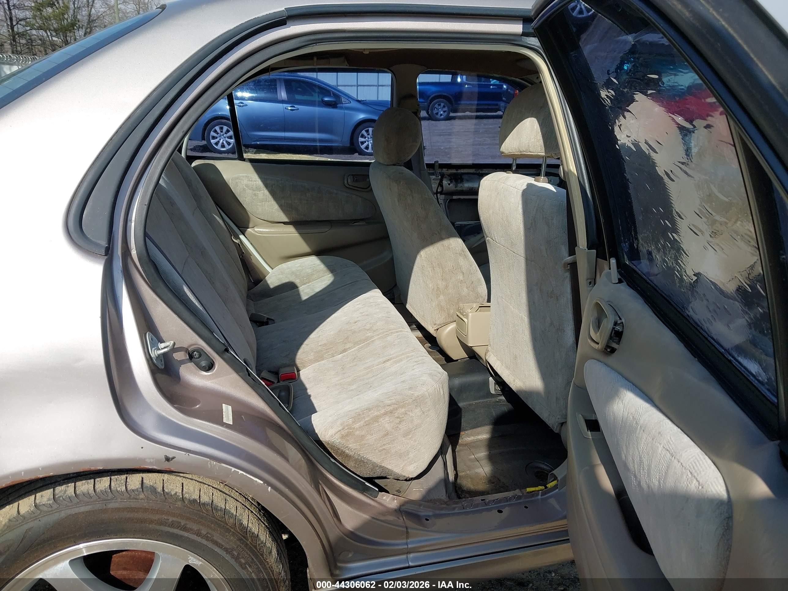 1998 Toyota Corolla Le Tan vin: 1NXBR18EXWZ042192