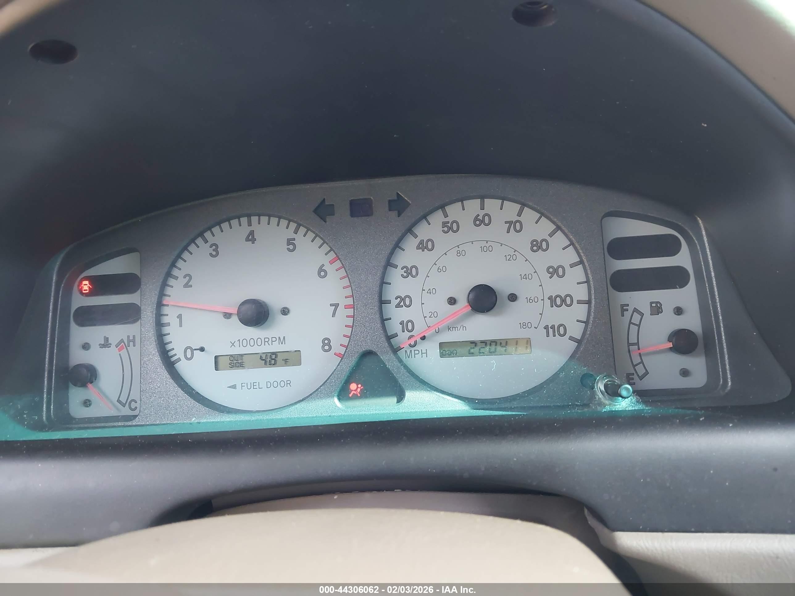 1998 Toyota Corolla Le Tan vin: 1NXBR18EXWZ042192