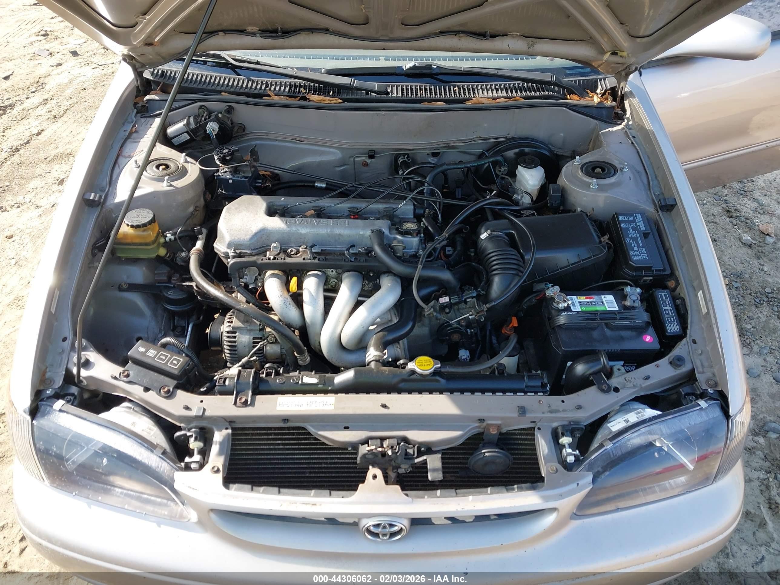 1998 Toyota Corolla Le Tan vin: 1NXBR18EXWZ042192