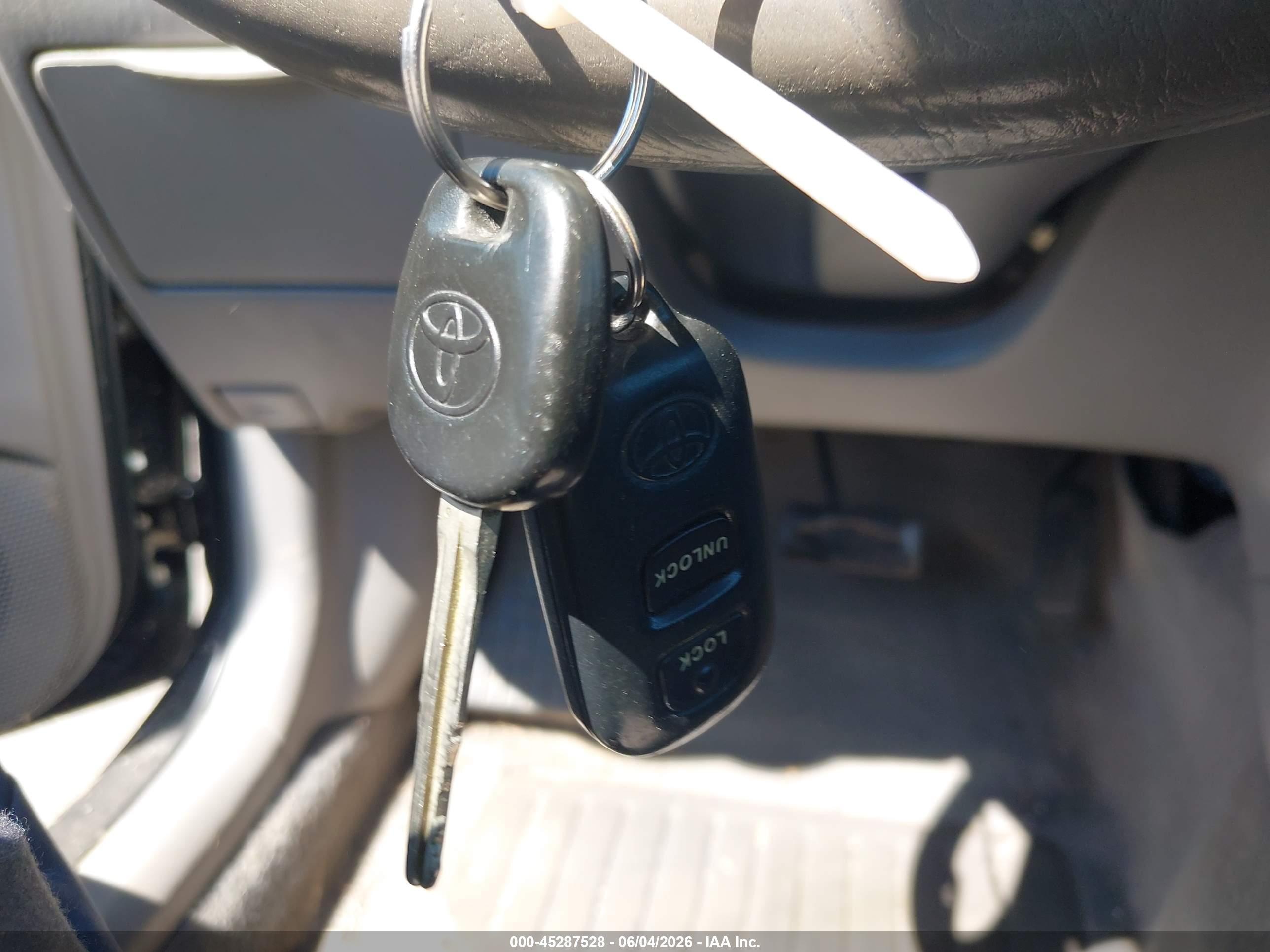 2005 Toyota Corolla   Black vin: 1NXBR30B95Z447918