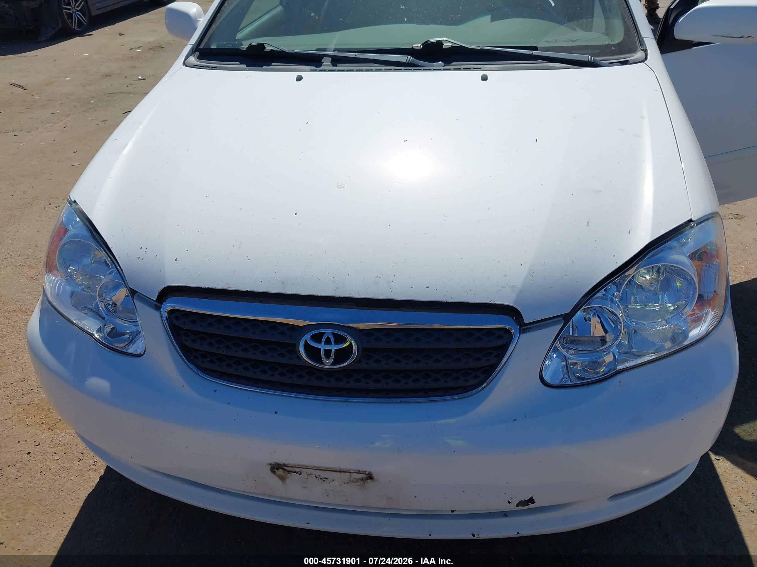 2005 Toyota Corolla Le White vin: 1NXBR30E45Z431982