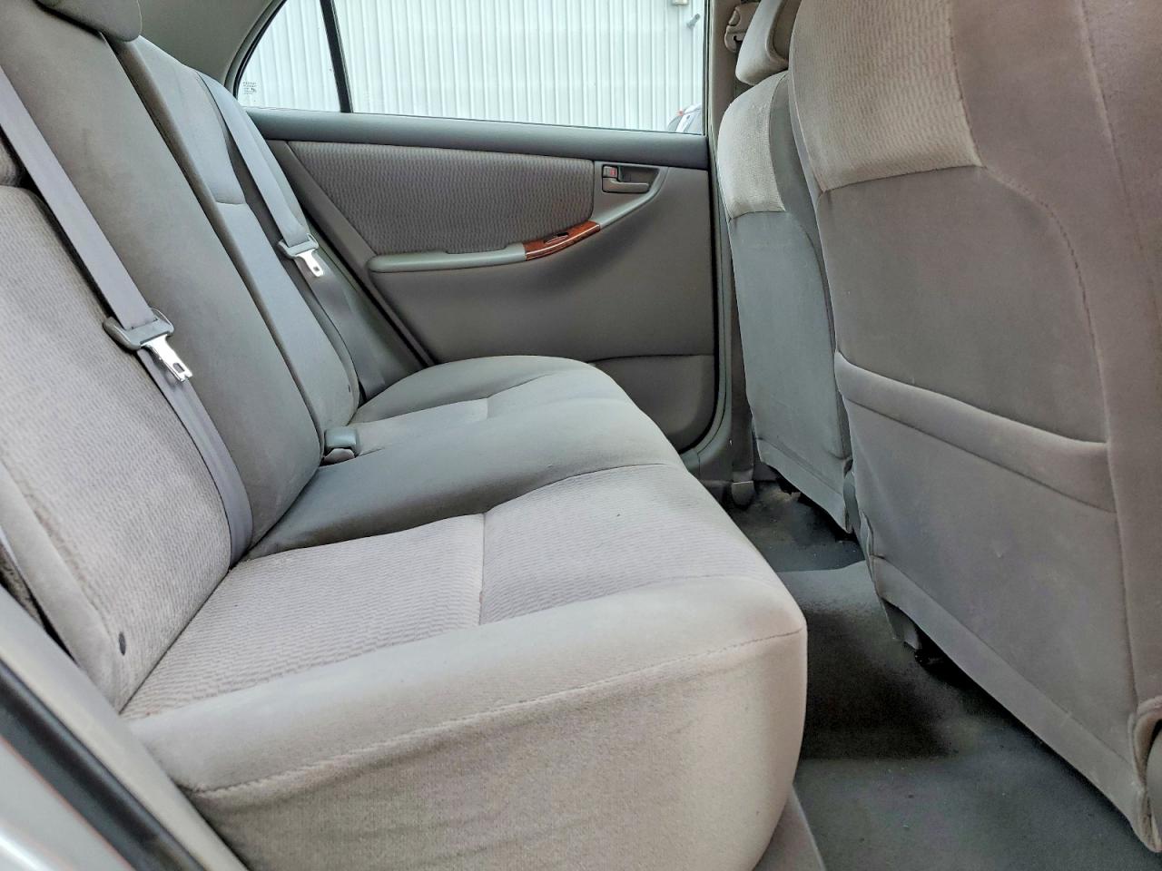 2005 Toyota Corolla Le Серебряный vin: 1NXBR30E75Z481002