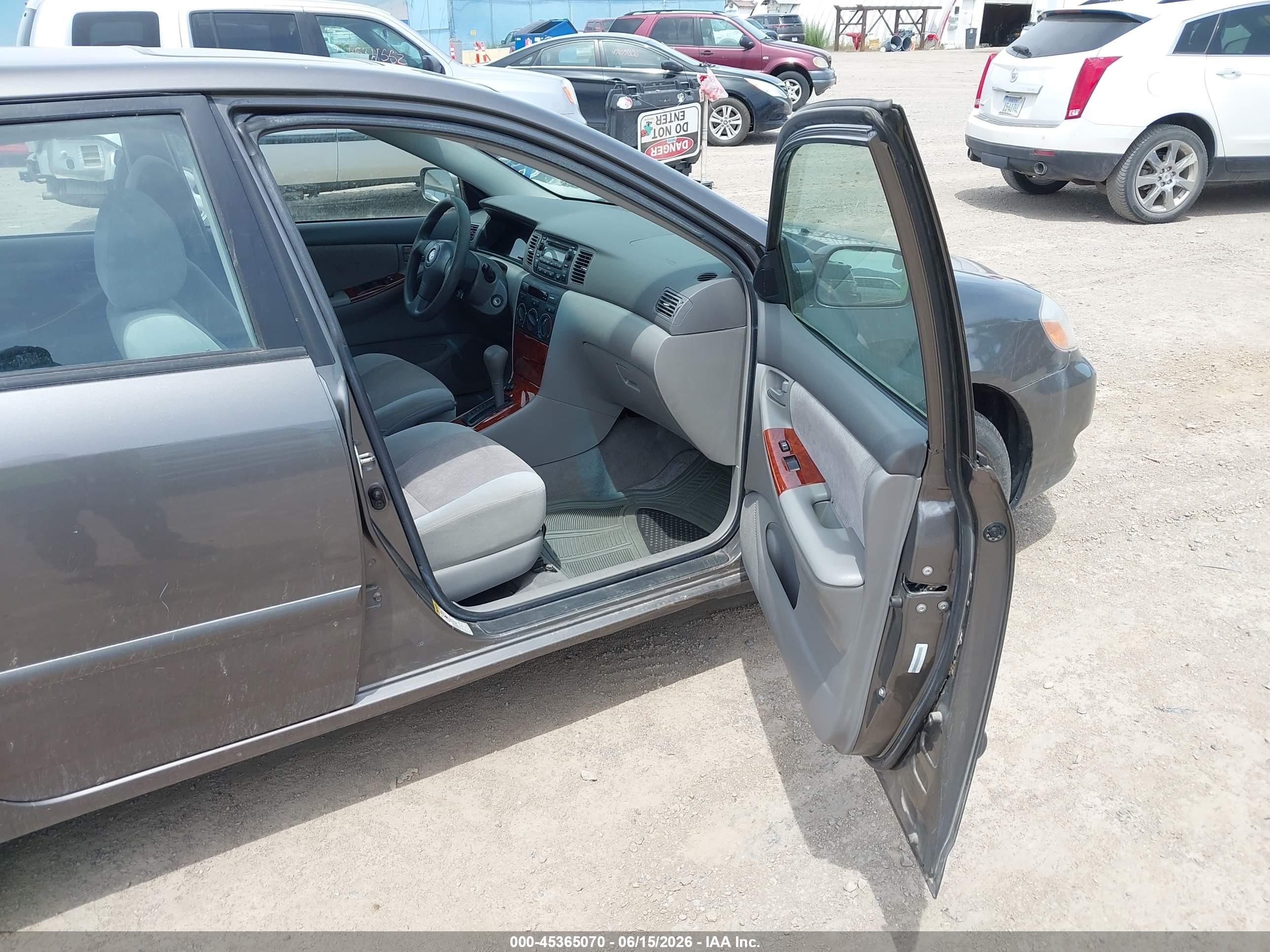 2008 Toyota Corolla Le Gray vin: 1NXBR30E98Z034093