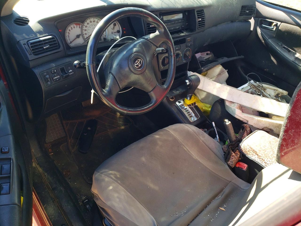 2005 Toyota Corolla Ce Red vin: 1NXBR30EX5Z465036