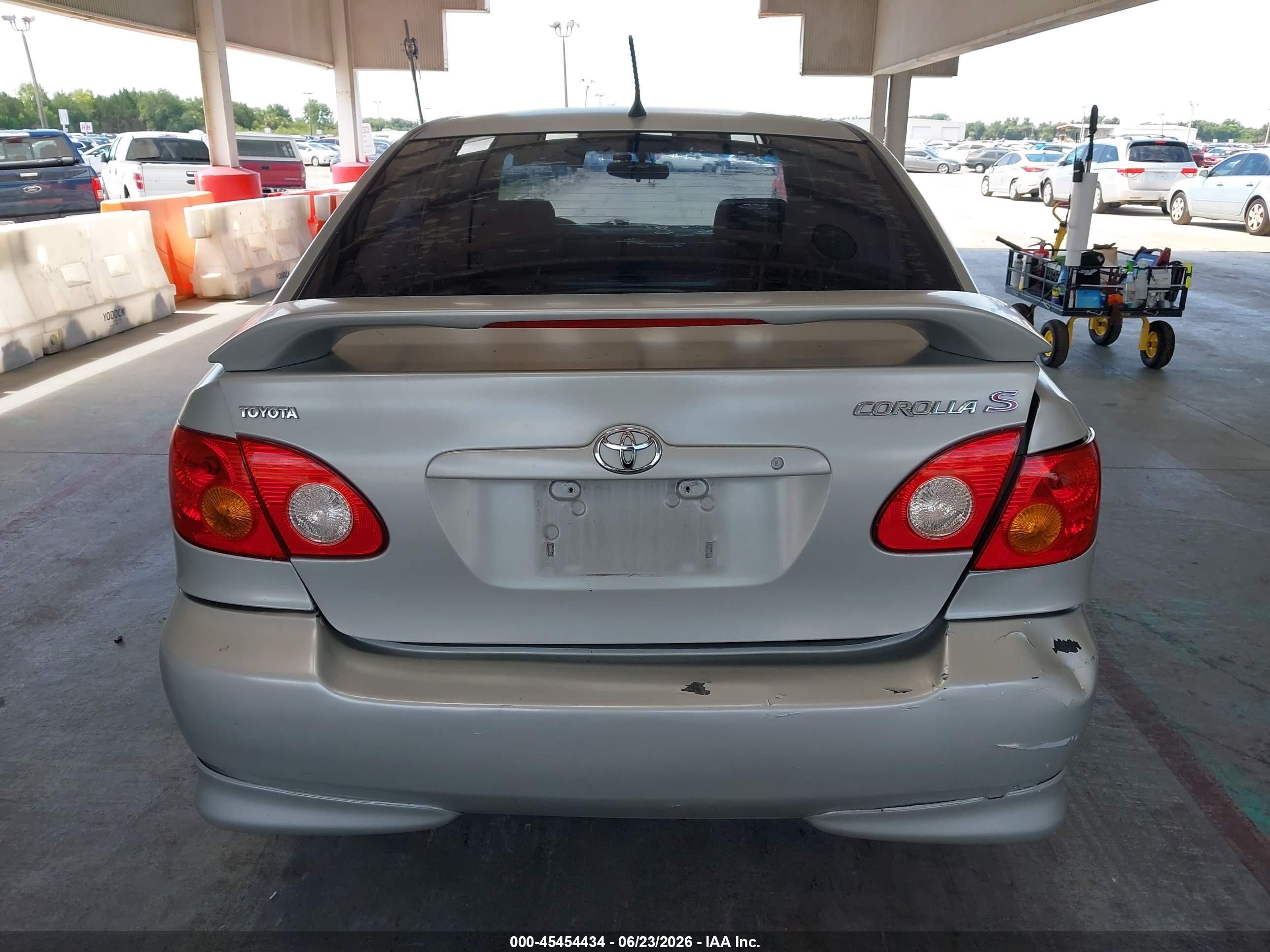 2004 Toyota Corolla S Silver vin: 1NXBR32E04Z200511