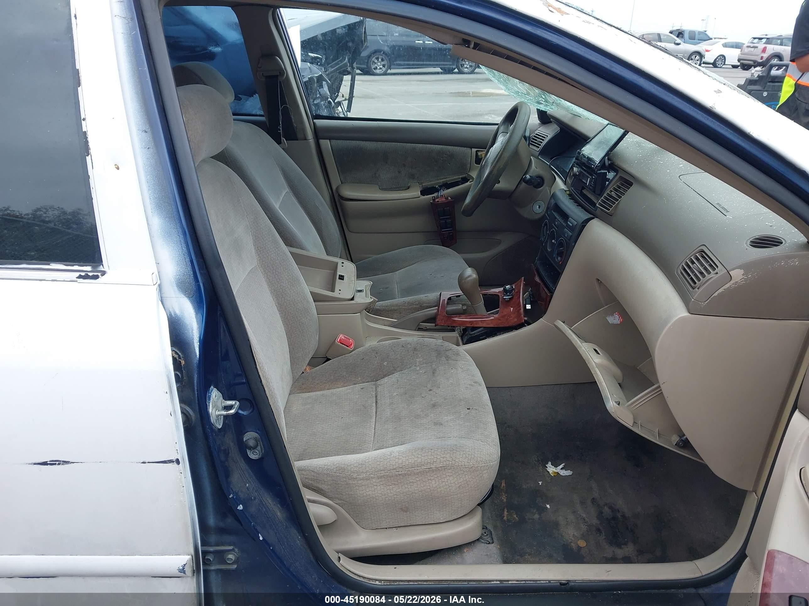 2004 Toyota Corolla Le White vin: 1NXBR32E04Z237669