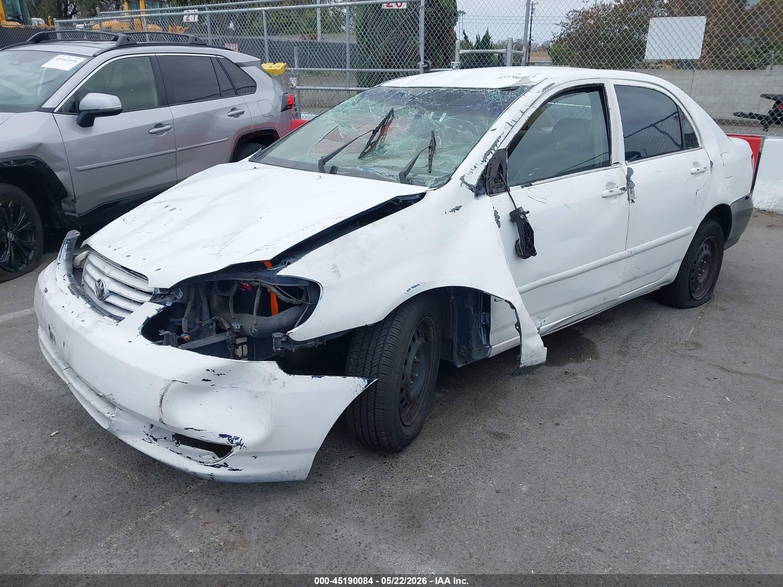 2004 Toyota Corolla Le White vin: 1NXBR32E04Z237669