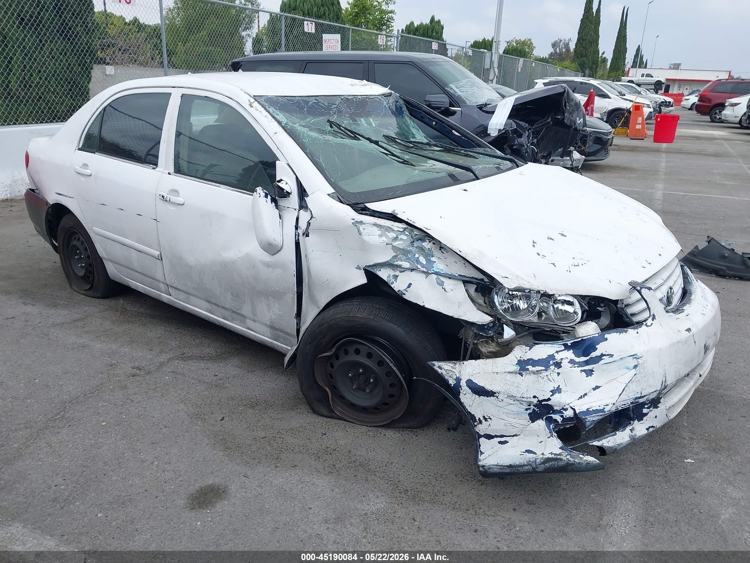 2004 Toyota Corolla Le White vin: 1NXBR32E04Z237669