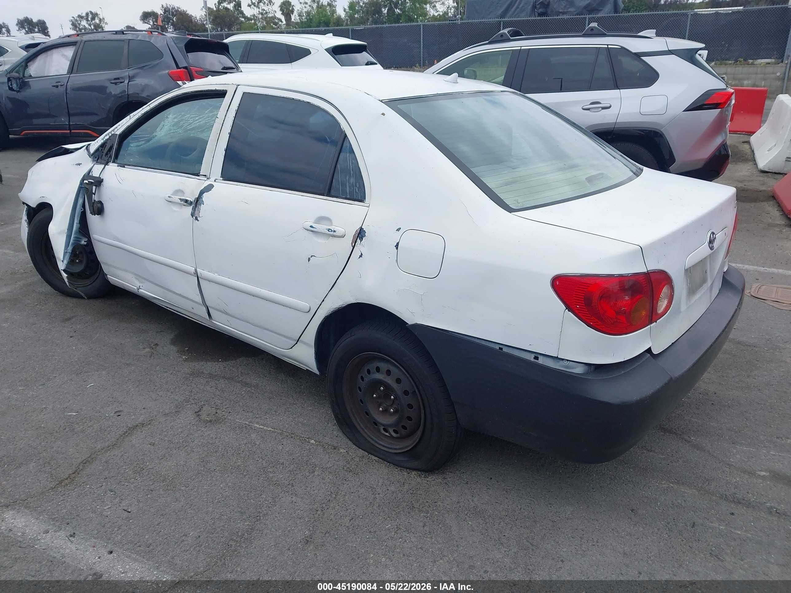 2004 Toyota Corolla Le White vin: 1NXBR32E04Z237669
